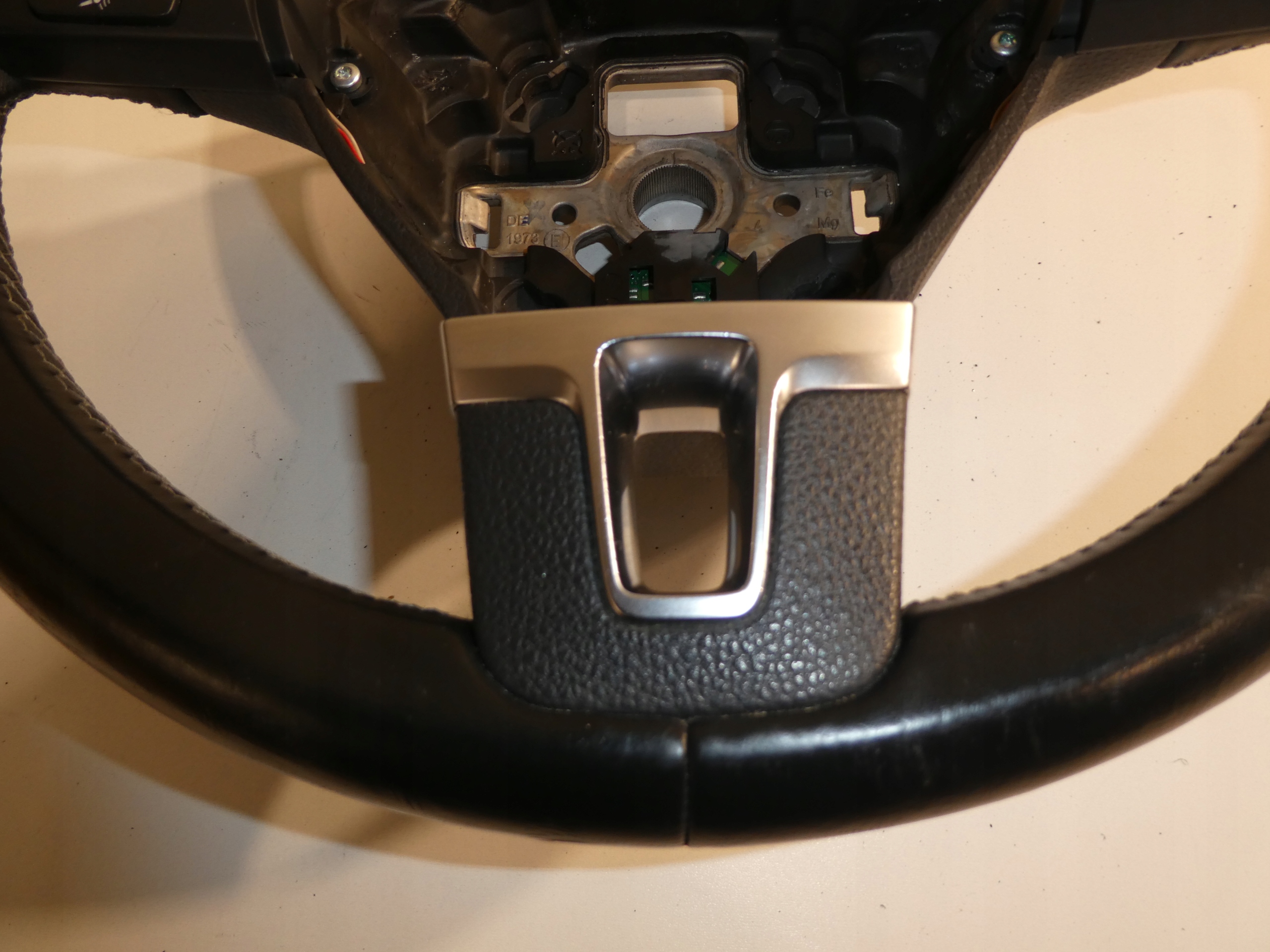LENKRAD SKORZANA VW GOLF JETTA TOURAN