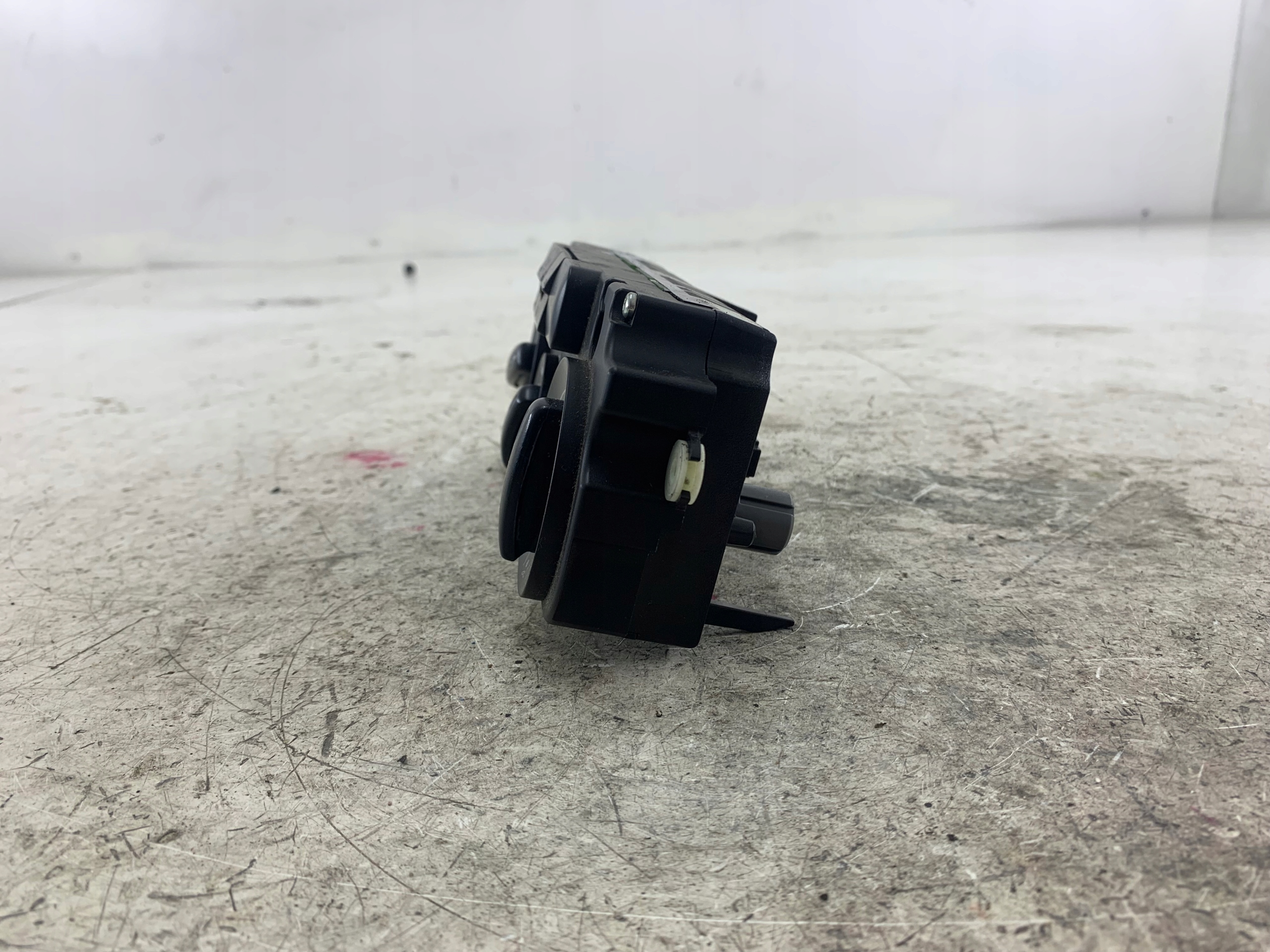 VW TOURAN et Bouton Unite commande clima 1K0820047CB