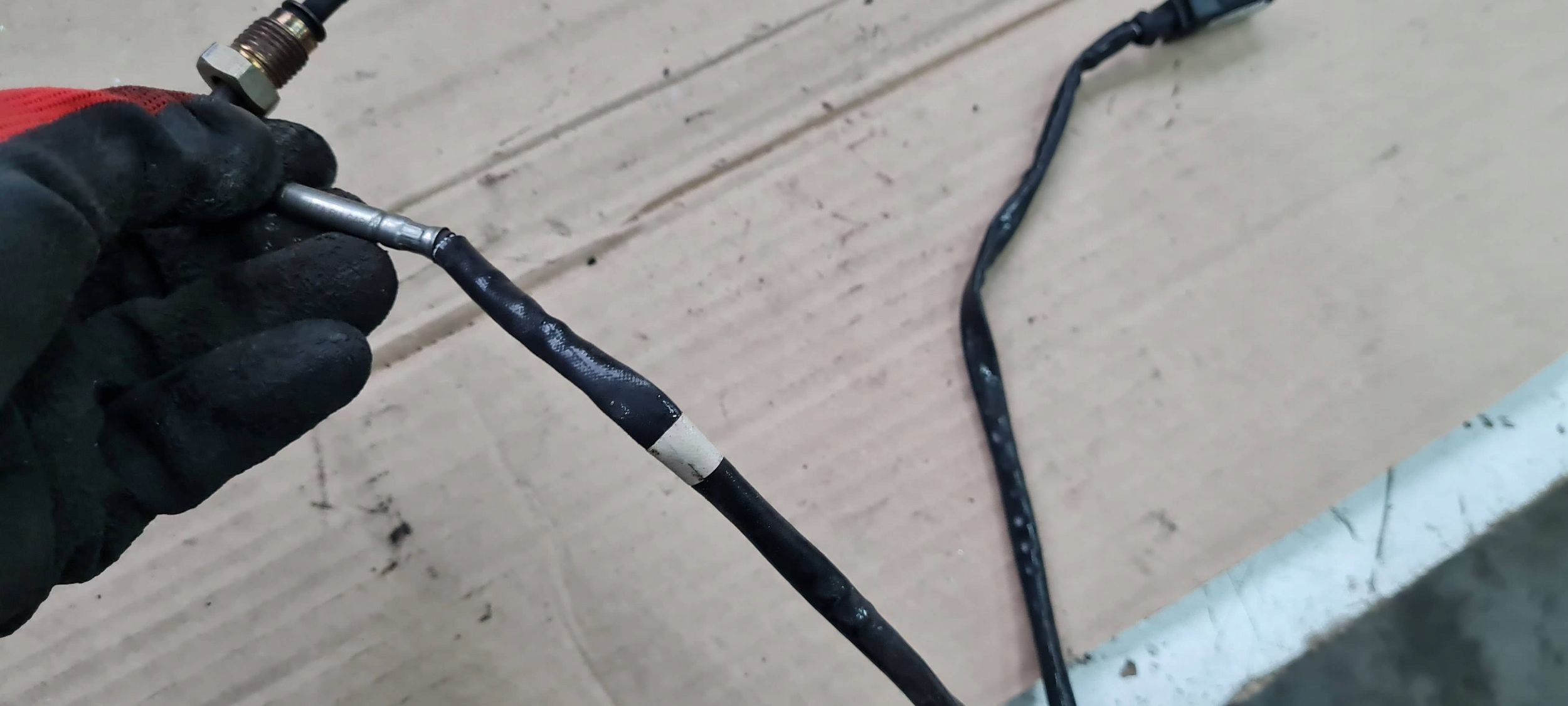 A4 B9 8W Sensor TEMPERATURY Gase 2.0 TDI 8W0906088E A5 8W
