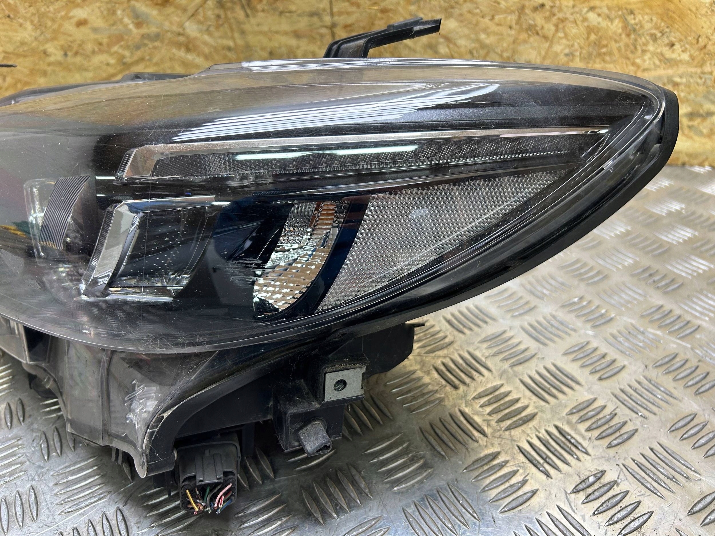 Angielska light front left LED Mazda 6 UK 2016 Lift