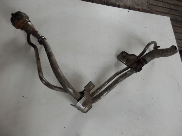 FORD TRANSIT CONNECT I 02 1.8 RURA WLEW PALIWA Typ silnika Benzyna