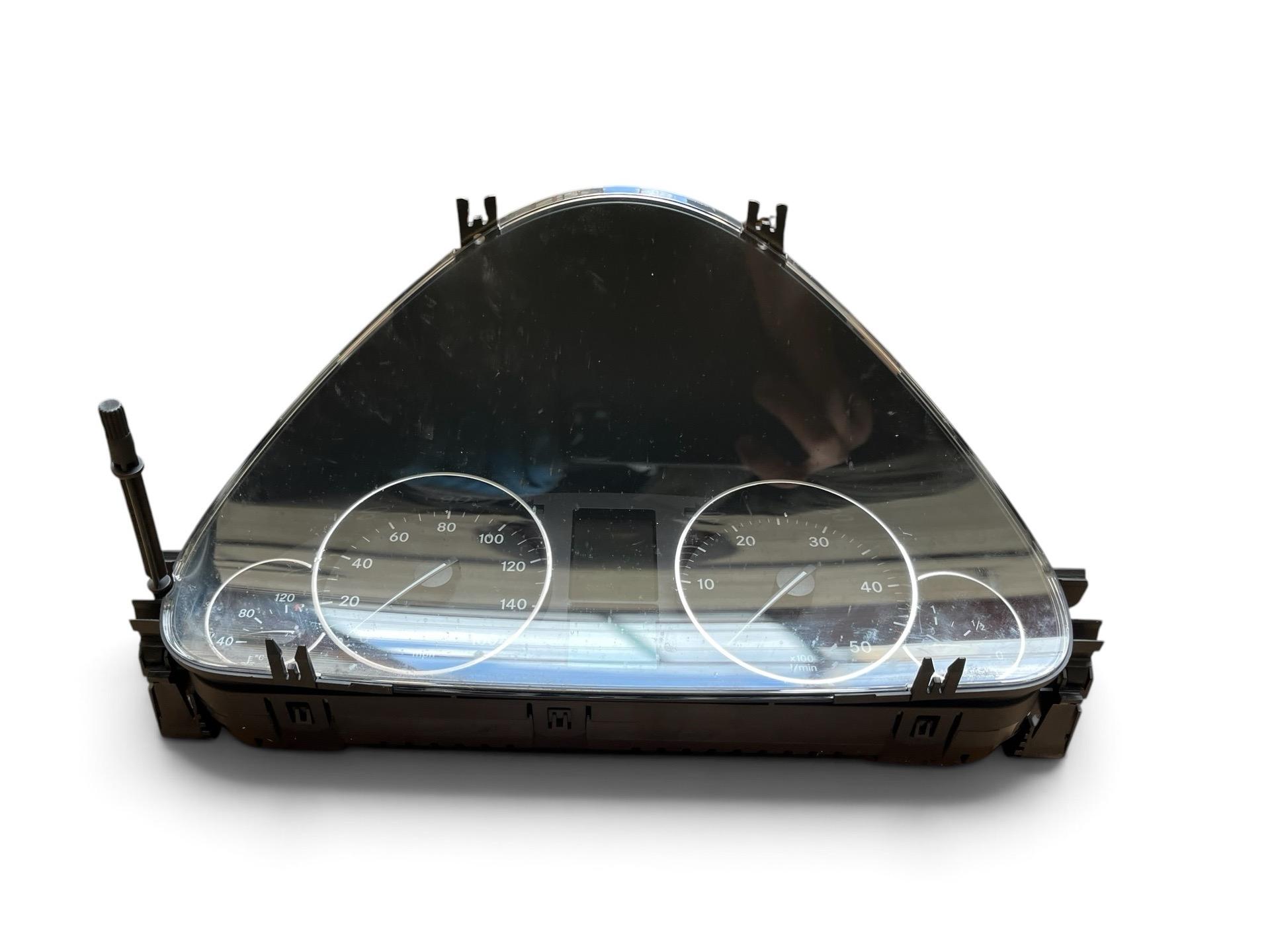 dials Mercedes-Benz C W203 facelift 2005 A2035409447