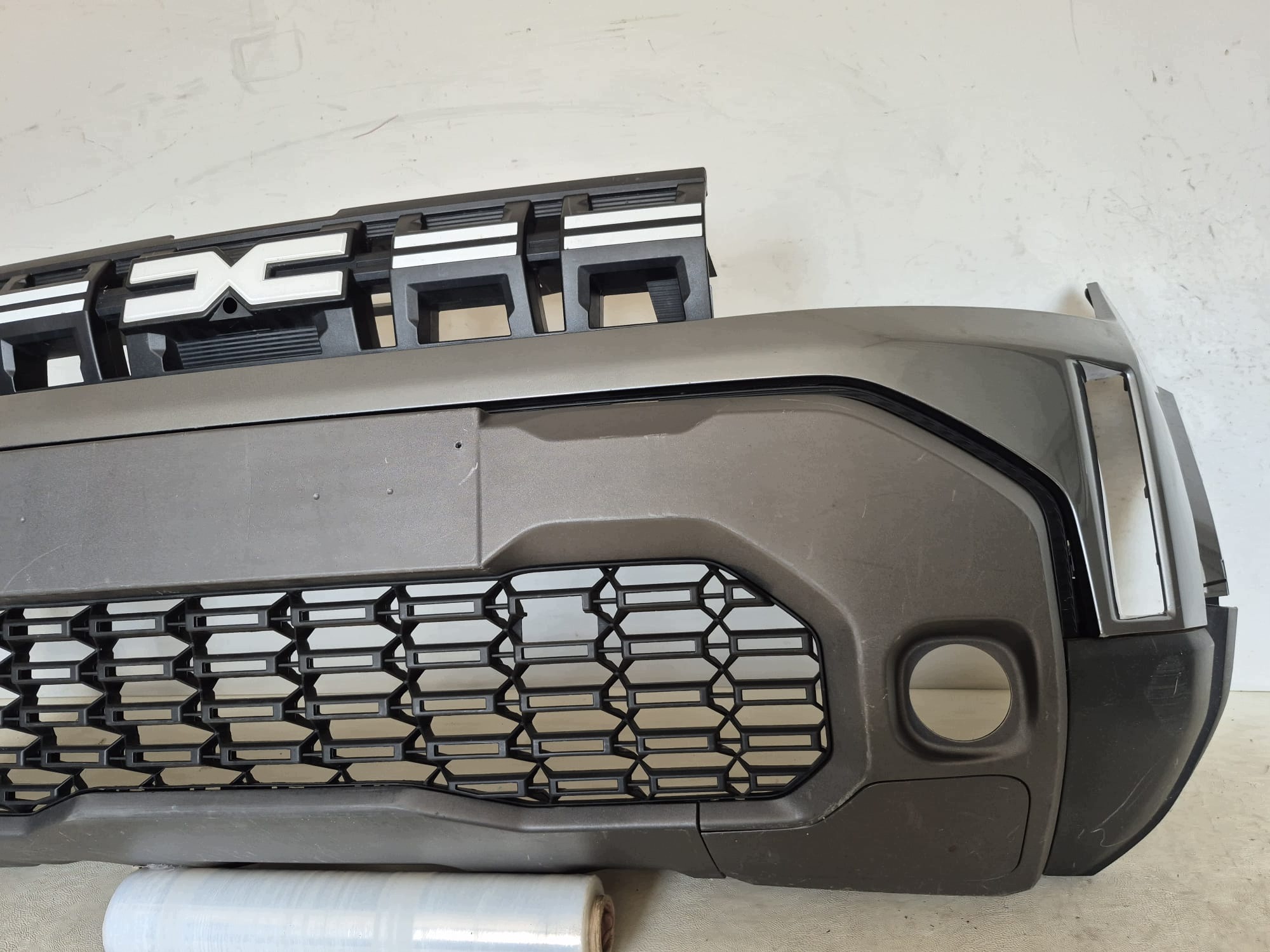 DACIA DUSTER III 3 24- bumper front front grill 620848823R
