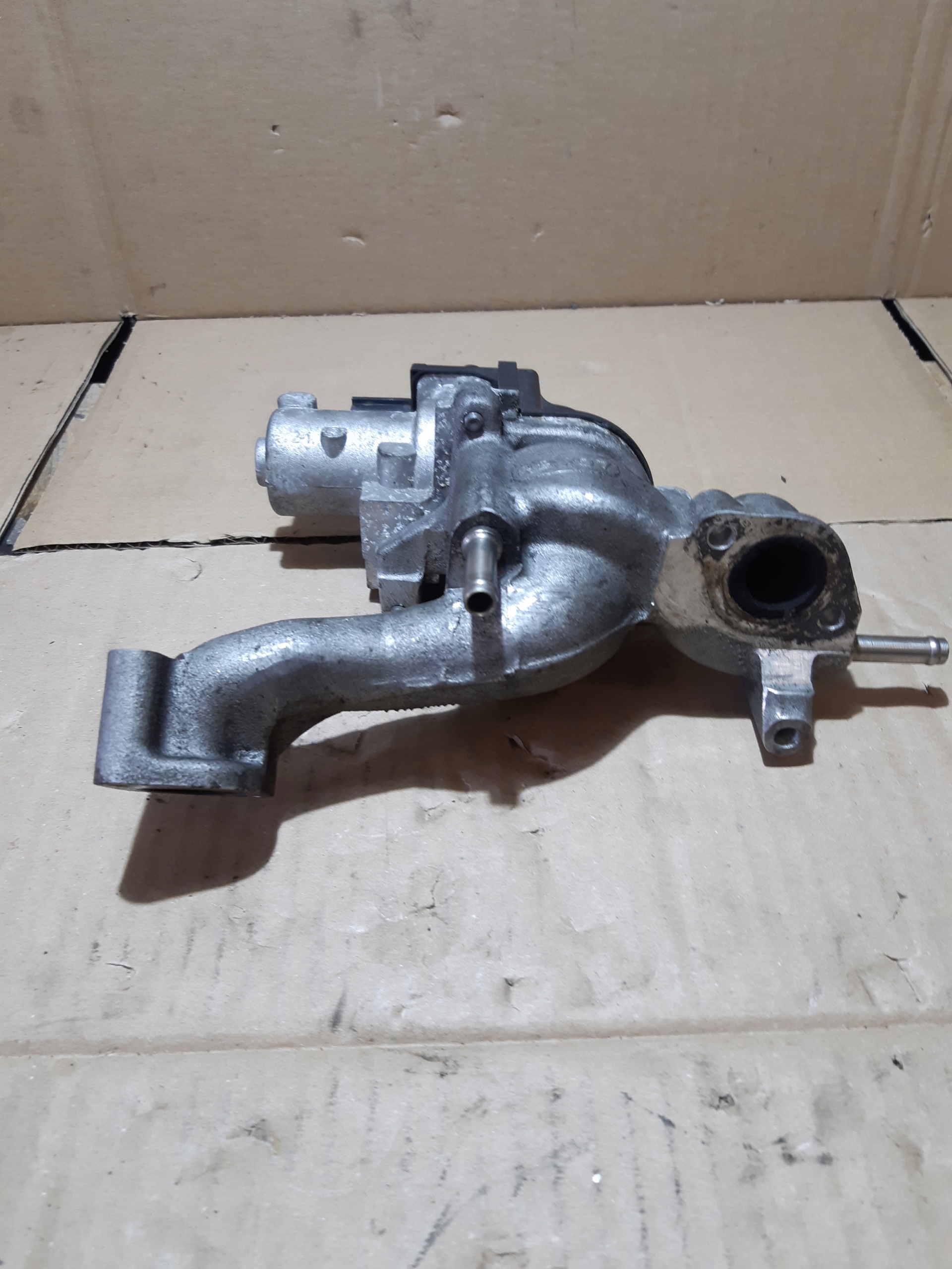 AUDI Q7 4L 4.2 TDI egr ventil 057131501E