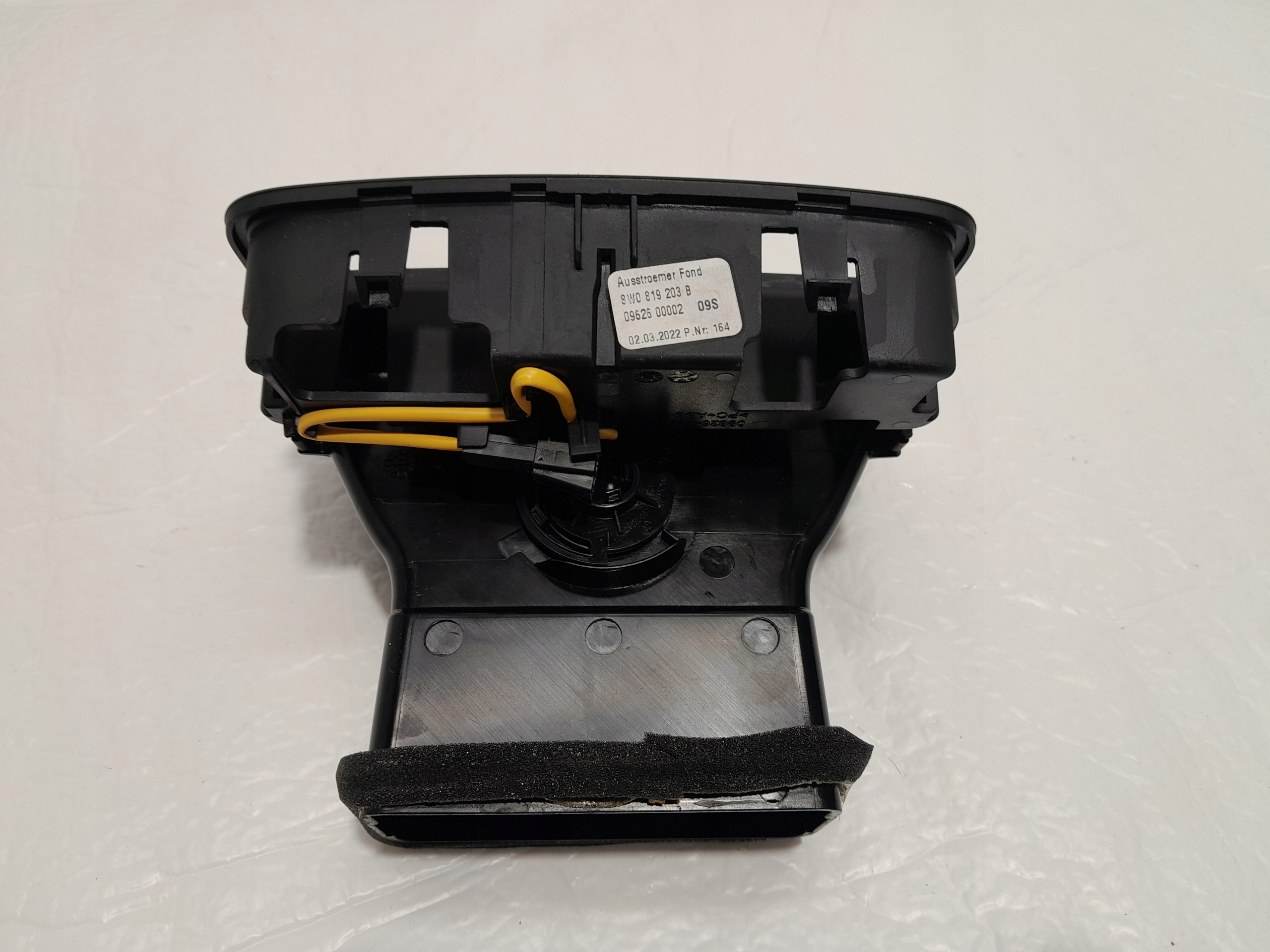 AUDI A4 B9 LIFT grid air conditioning devices rear part 8W0819203 B