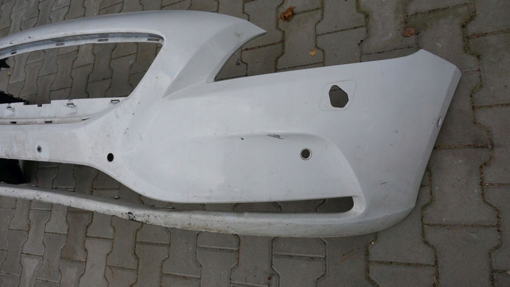 VOLVO V40 - front bumper front 6 PDC