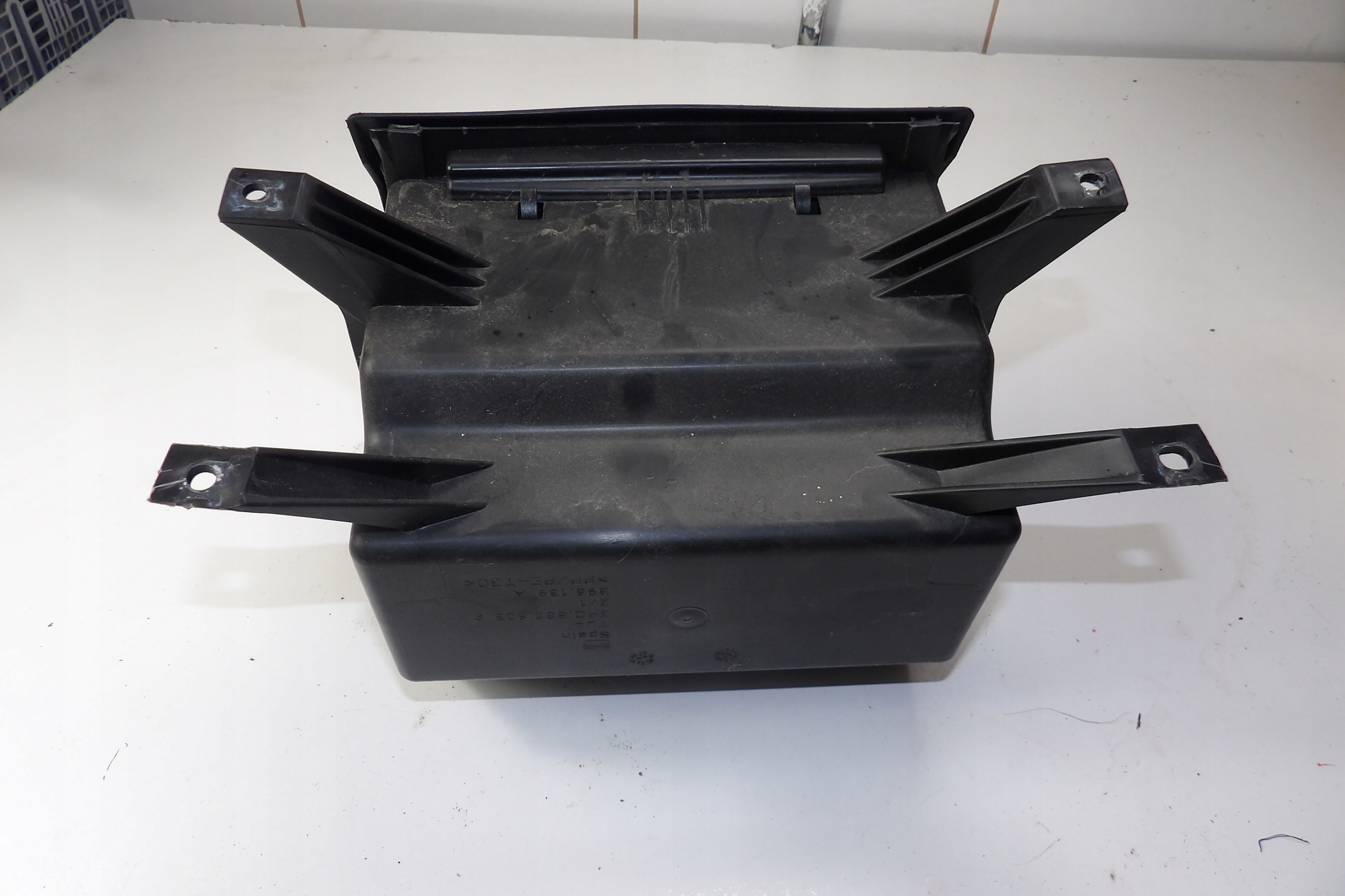 SEAT ALTEA XL 2011 Handschuhfach unter Sitz links