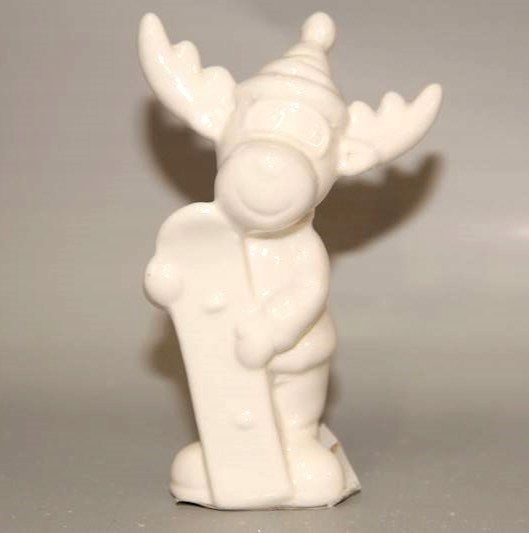 łoś ceramiczny 15x9cm BIAŁY z deskorolką | 4759340 — 2