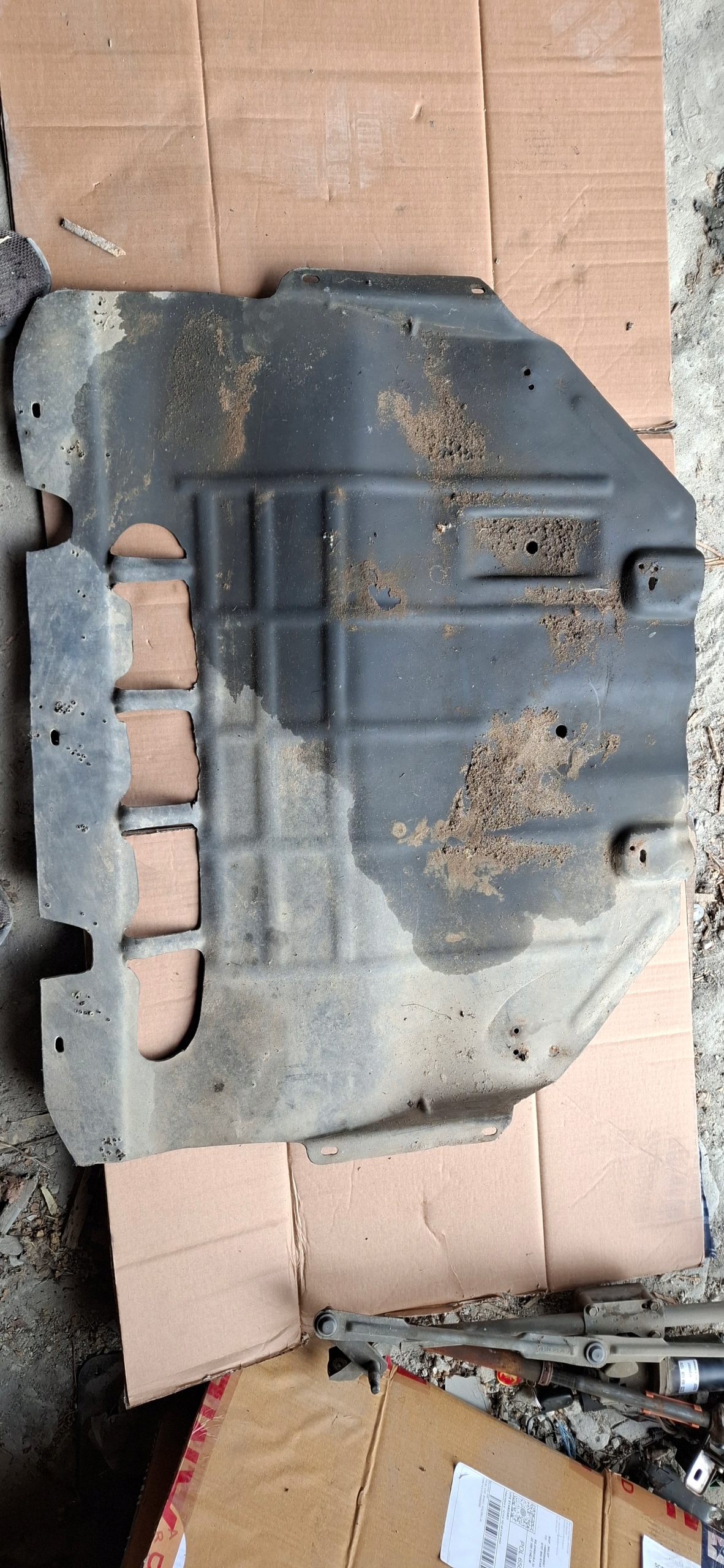 cover below engine PEUGEOT 307 2.0 HDI 04 R.