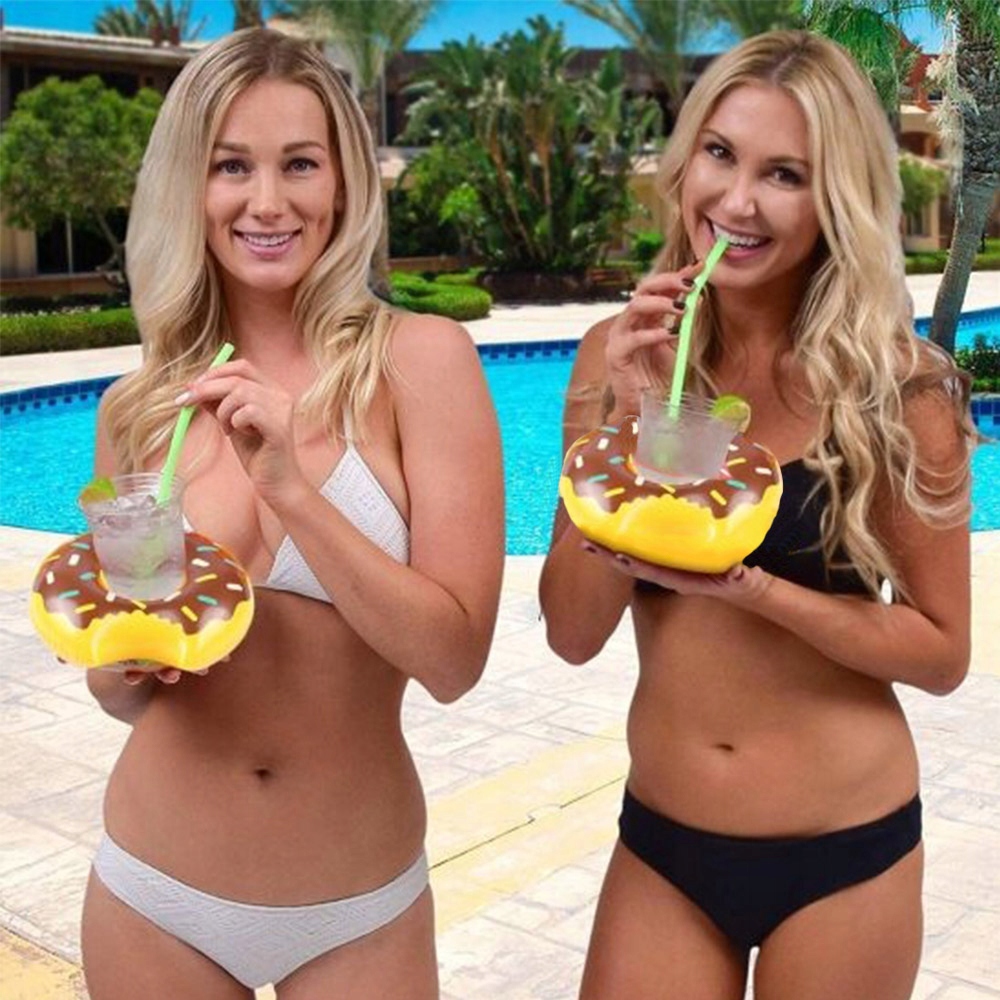 DMUCHANA PODSTAWKA UCHWYT POD NAPOJE KUBEK NA PUSZKĘ BASEN PŁYWAJĄCA Kolor dominujący biały