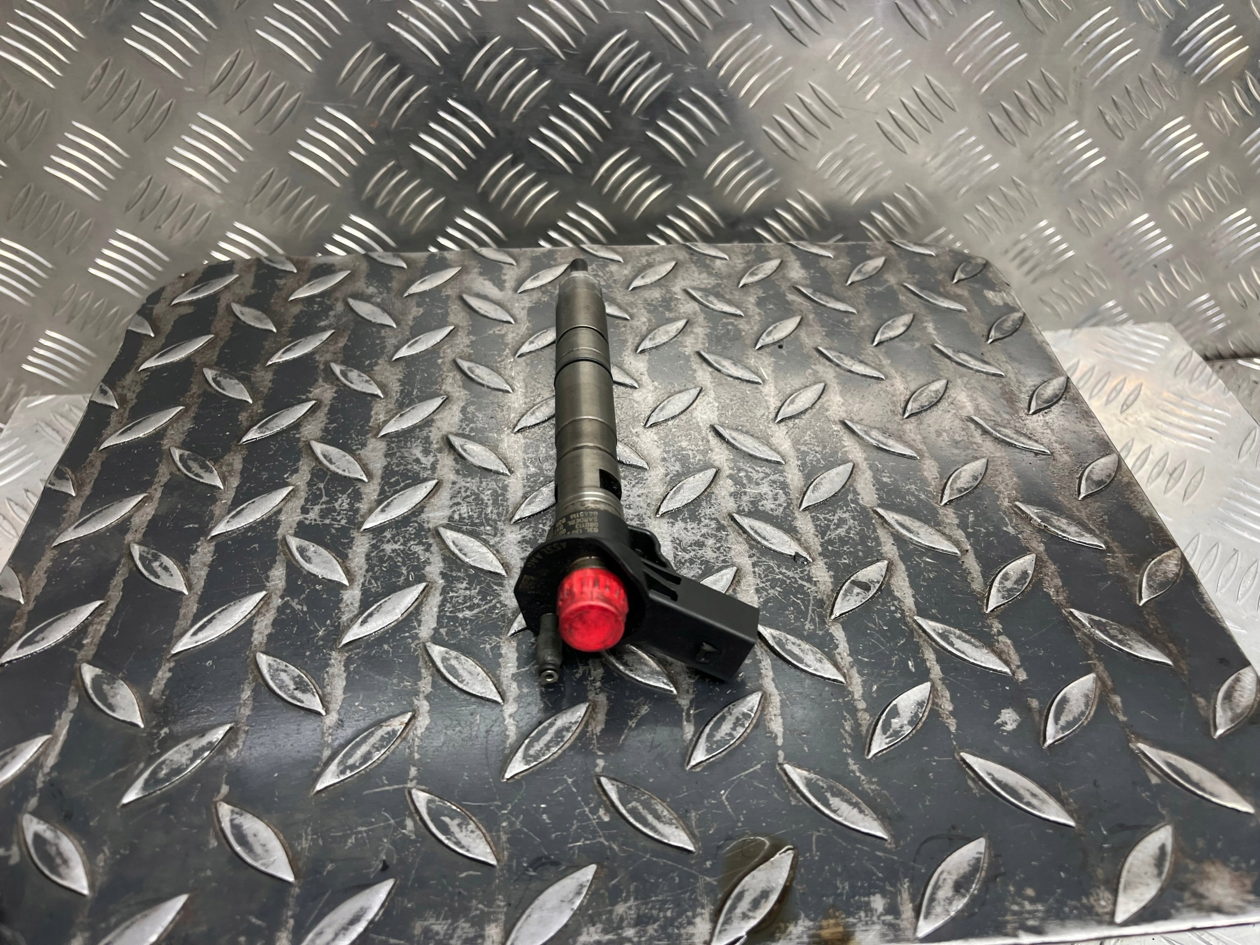 nozzle injector VOLKSWAGEN PASSAT B7 03L130277