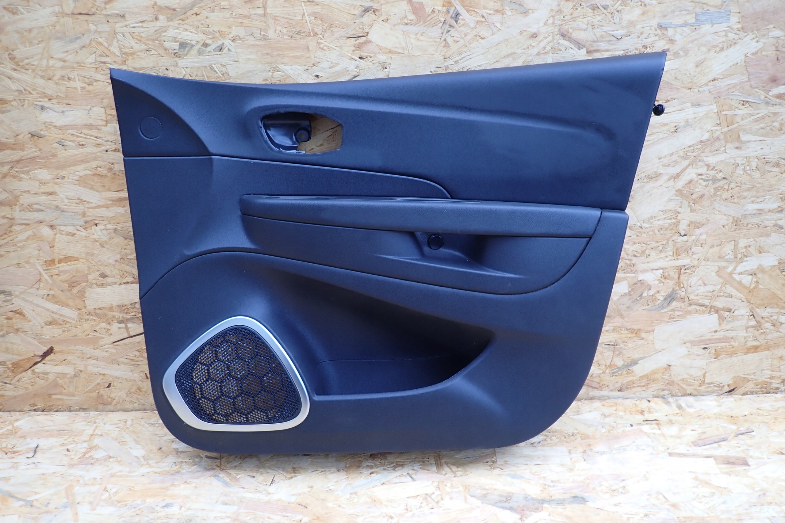 renault CAPTUR и 13-19 дверные карты правая перед