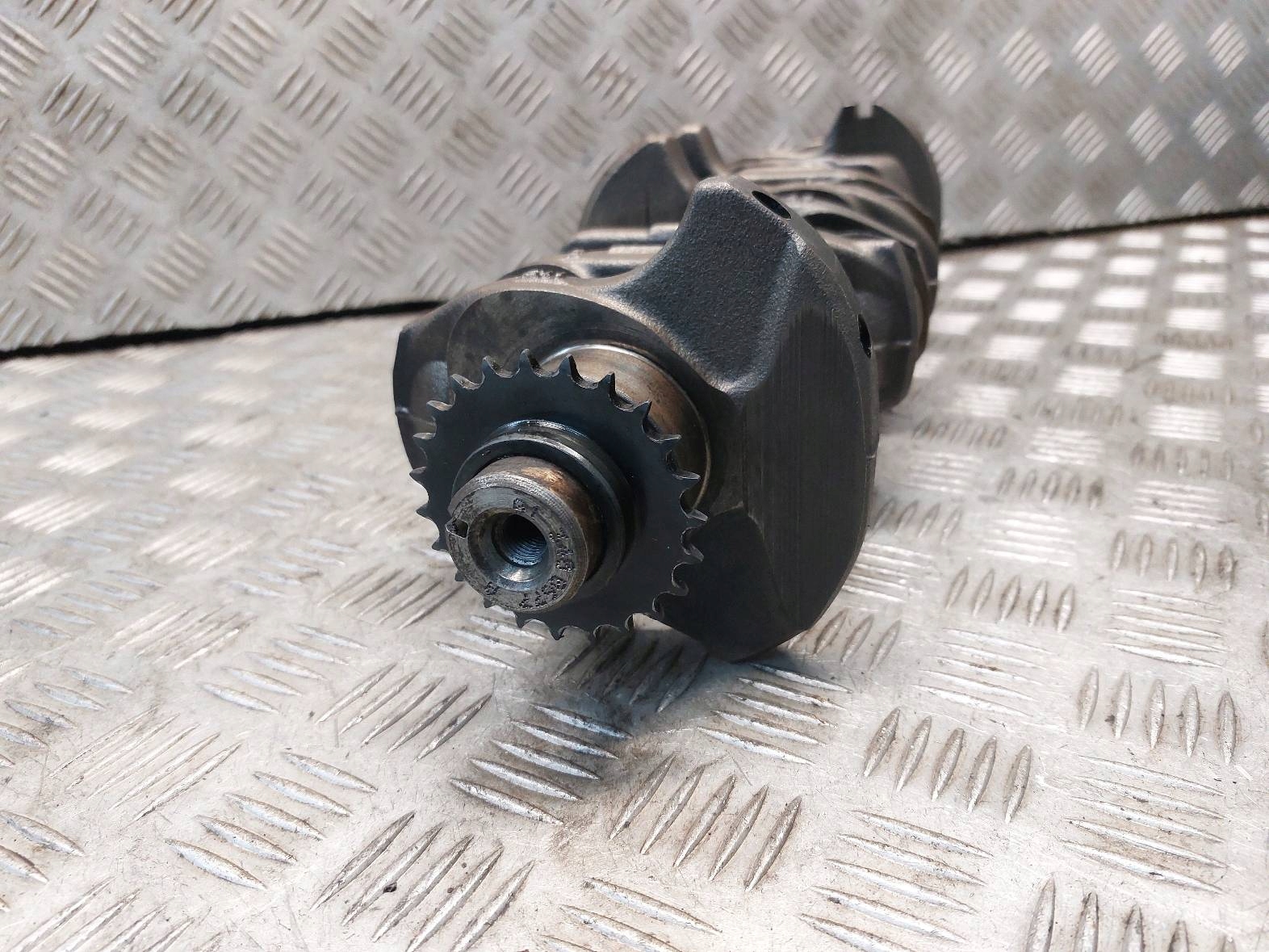 WAŁ KORBOWY RENAULT TRAFIC II 1.9DCI Producent części Renault