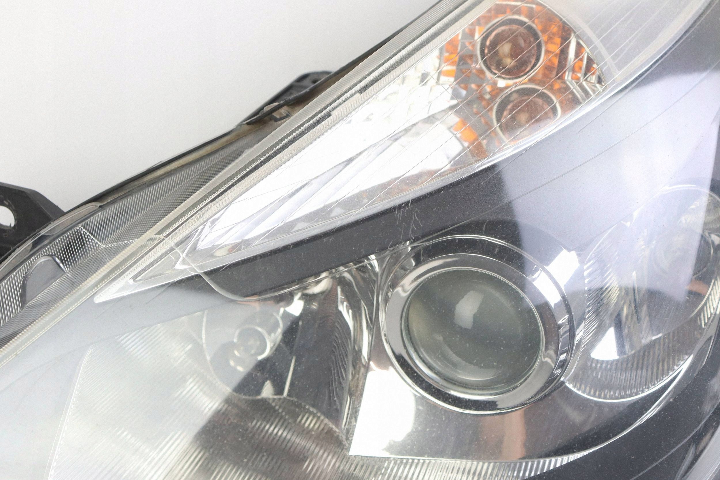 RENAULT CLIO III light front left front 8200261610 WERSJA ANGIELSKA UK
