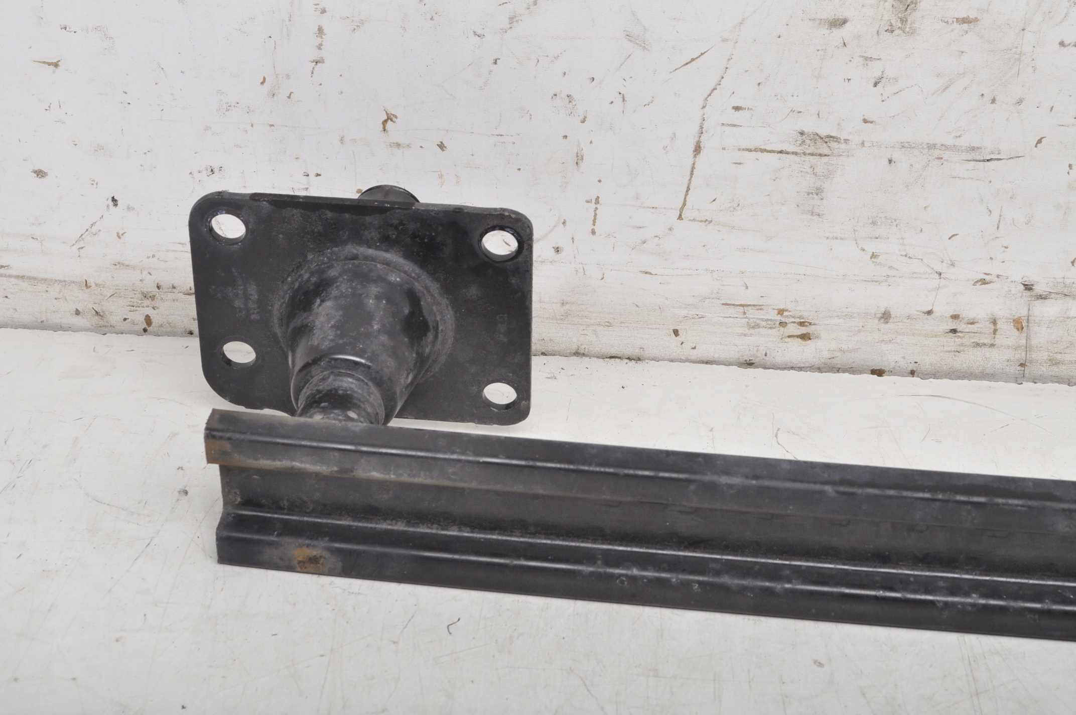 PEUGEOT 3008 BELKA WZMOCNIENIE ZDERZAKA PRZÓD Strona zabudowy przód