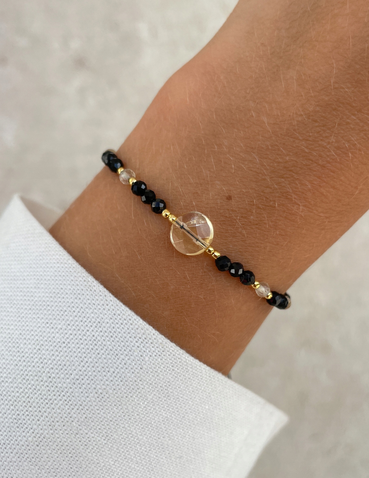 Náramek na šňůrce s černým turmalínem a citrínem ochrana a prosperita