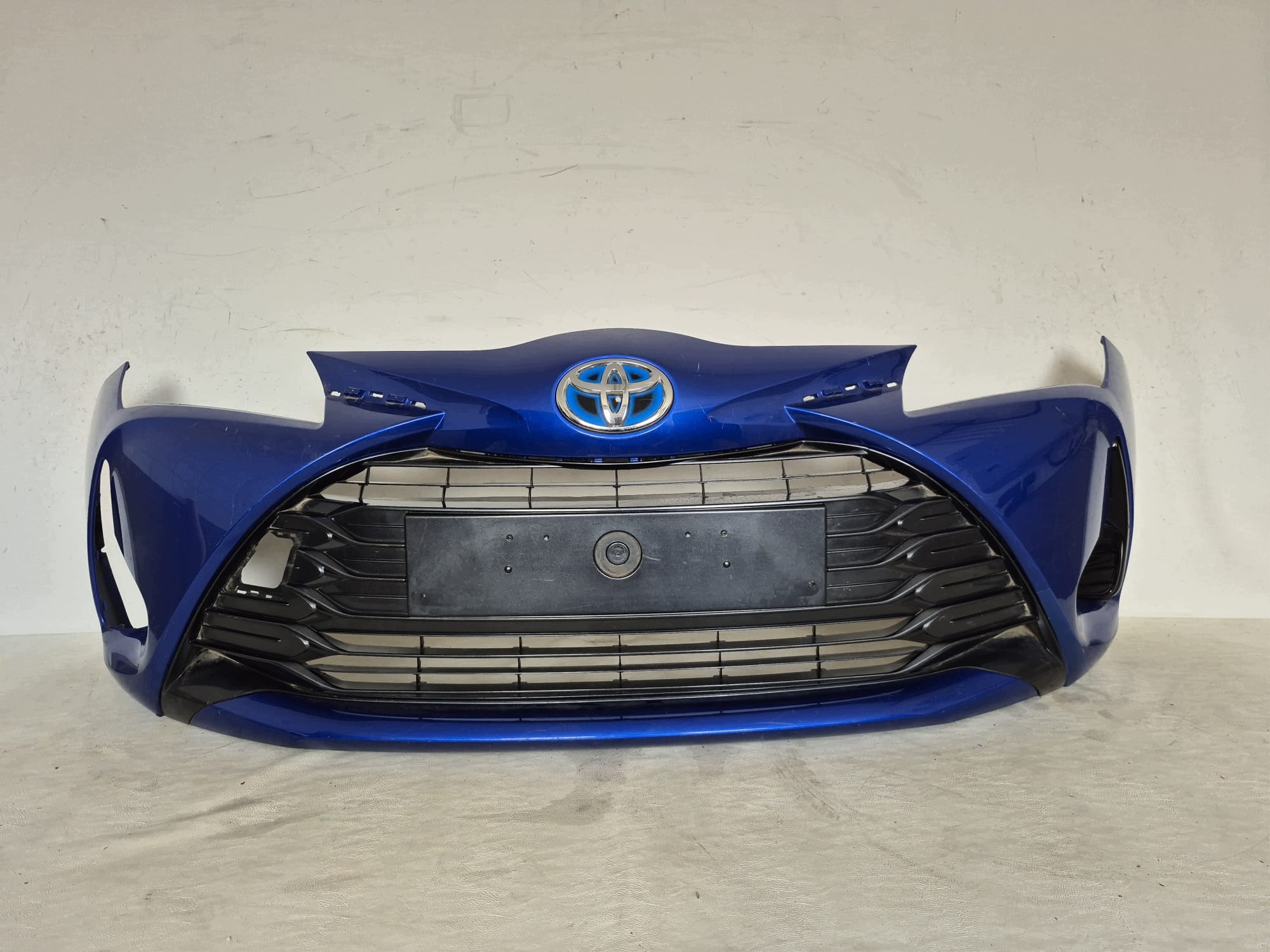 TOYOTA YARIS III 3 LIFT 17-20 bumper front front