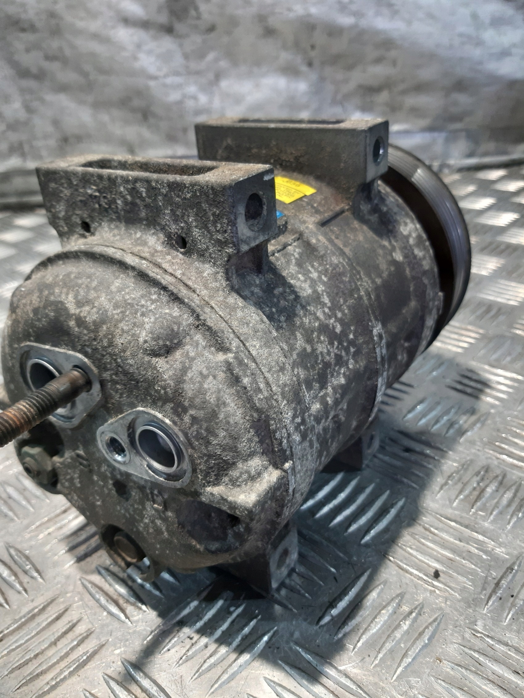 compressor; compressor of the air conditioning VOLVO S40 1.8B 30612681