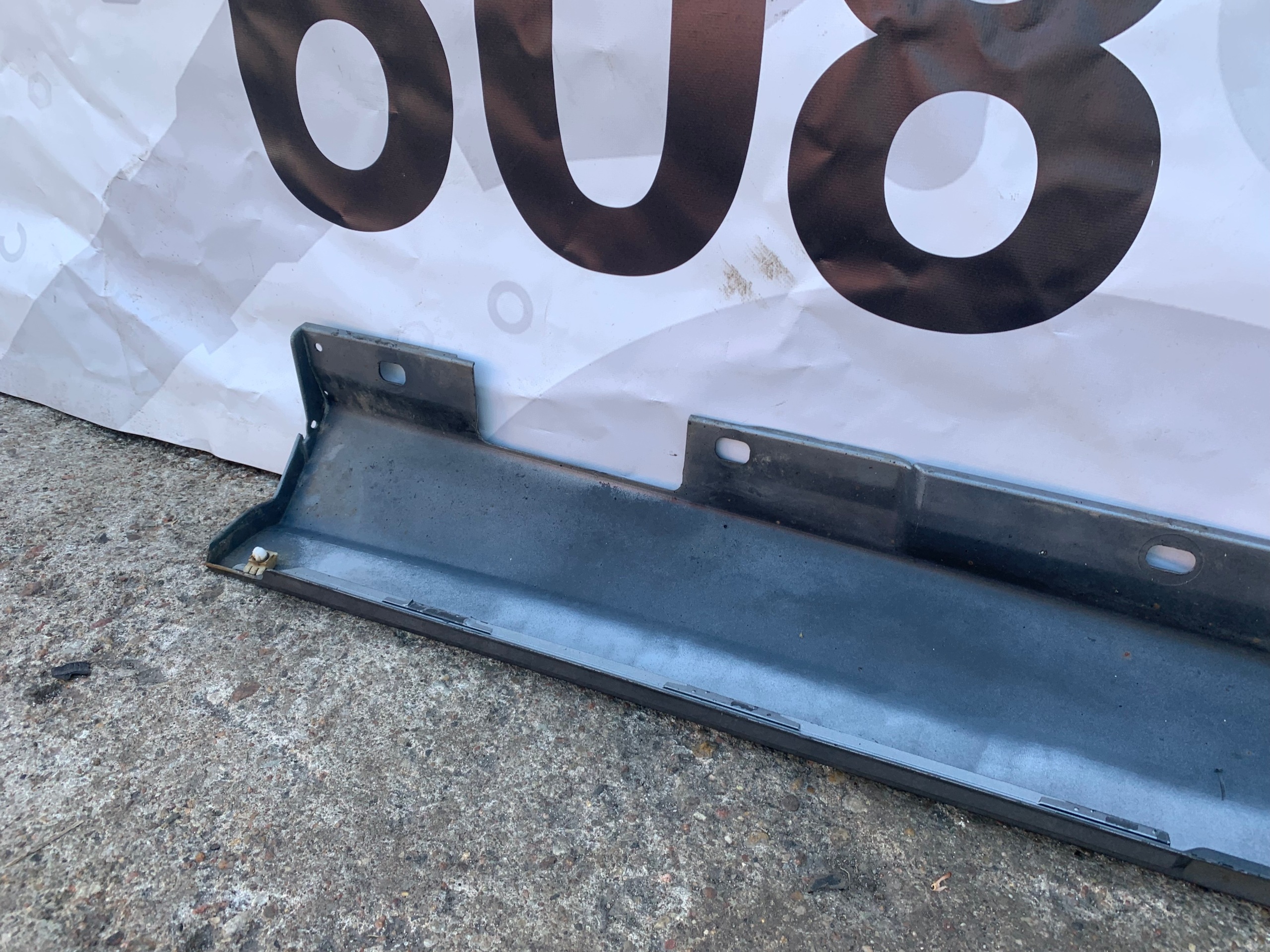 cap moulding threshold right MERCEDES C KLASA W204 LAKIER 792 C792
