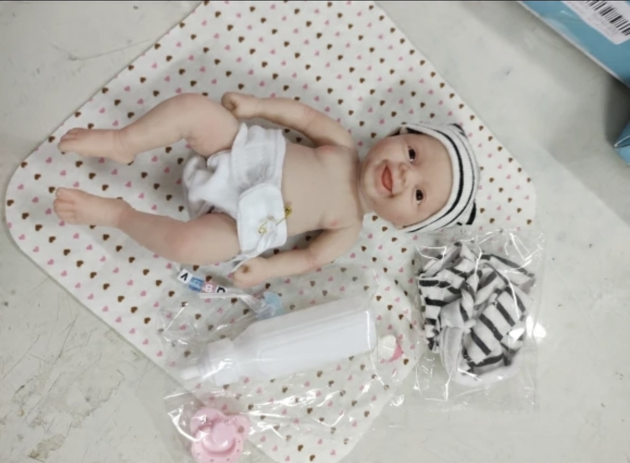

Lalka mini reborn slikonowa bobas