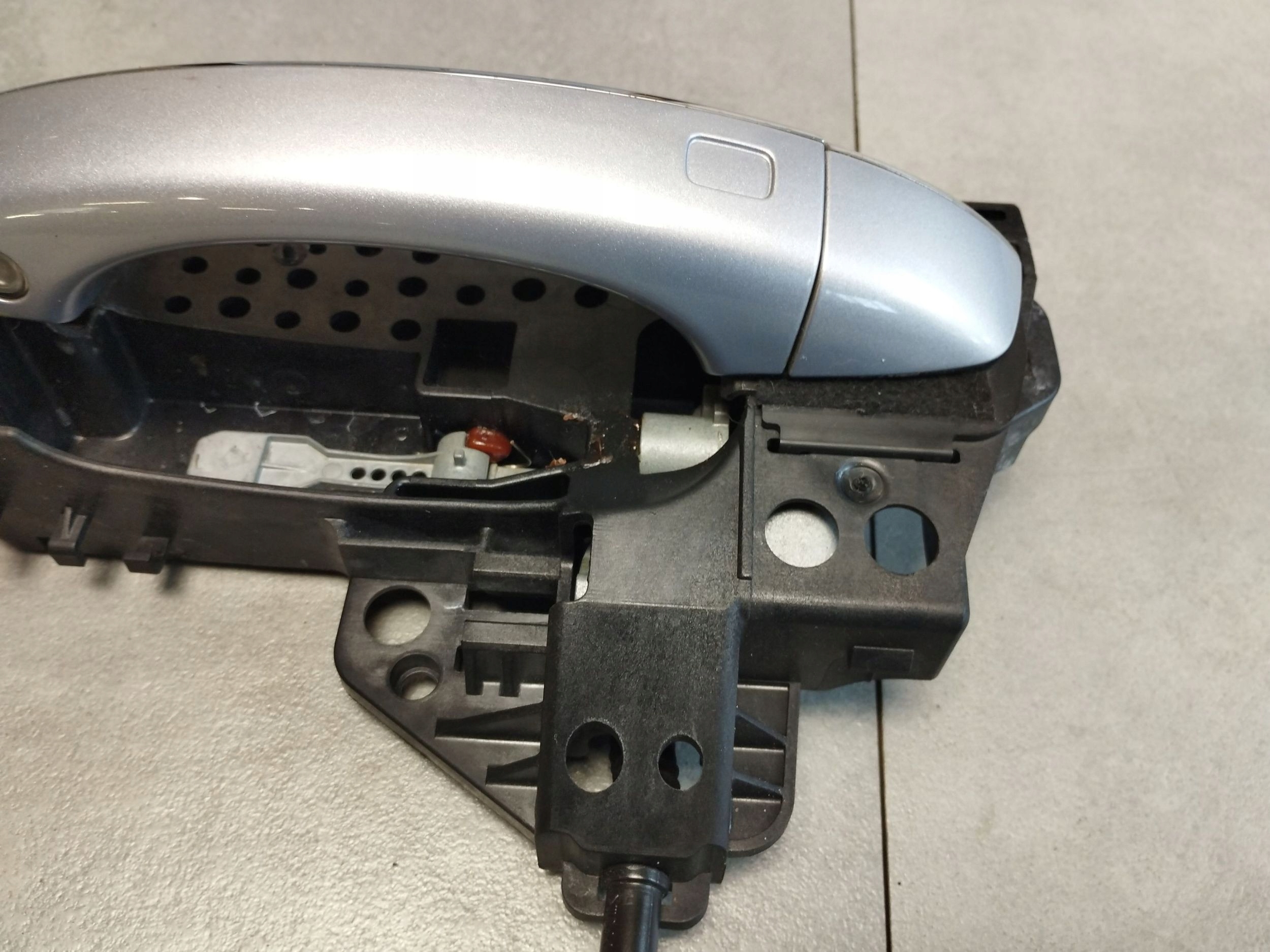 Audi A8 S8 D4 4H handle left rear part LZ7G KESSY 4H0839885