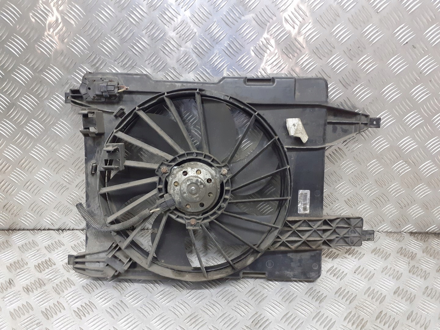 WENTYLATOR CHŁODNICY RENAULT SCENIC II Numer katalogowy części 8200151465