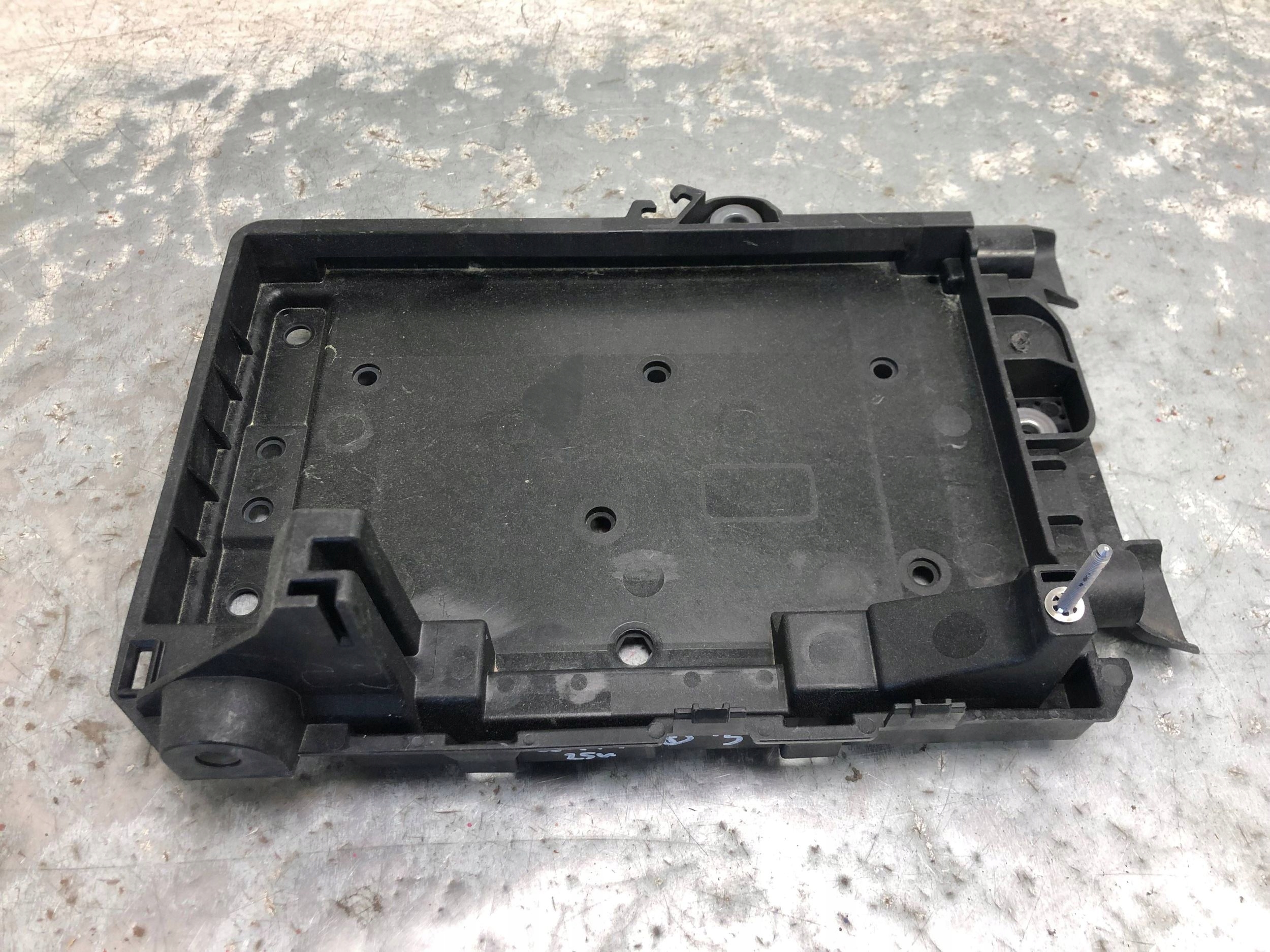 držač akumulatora MERCEDES W177 A1776204201