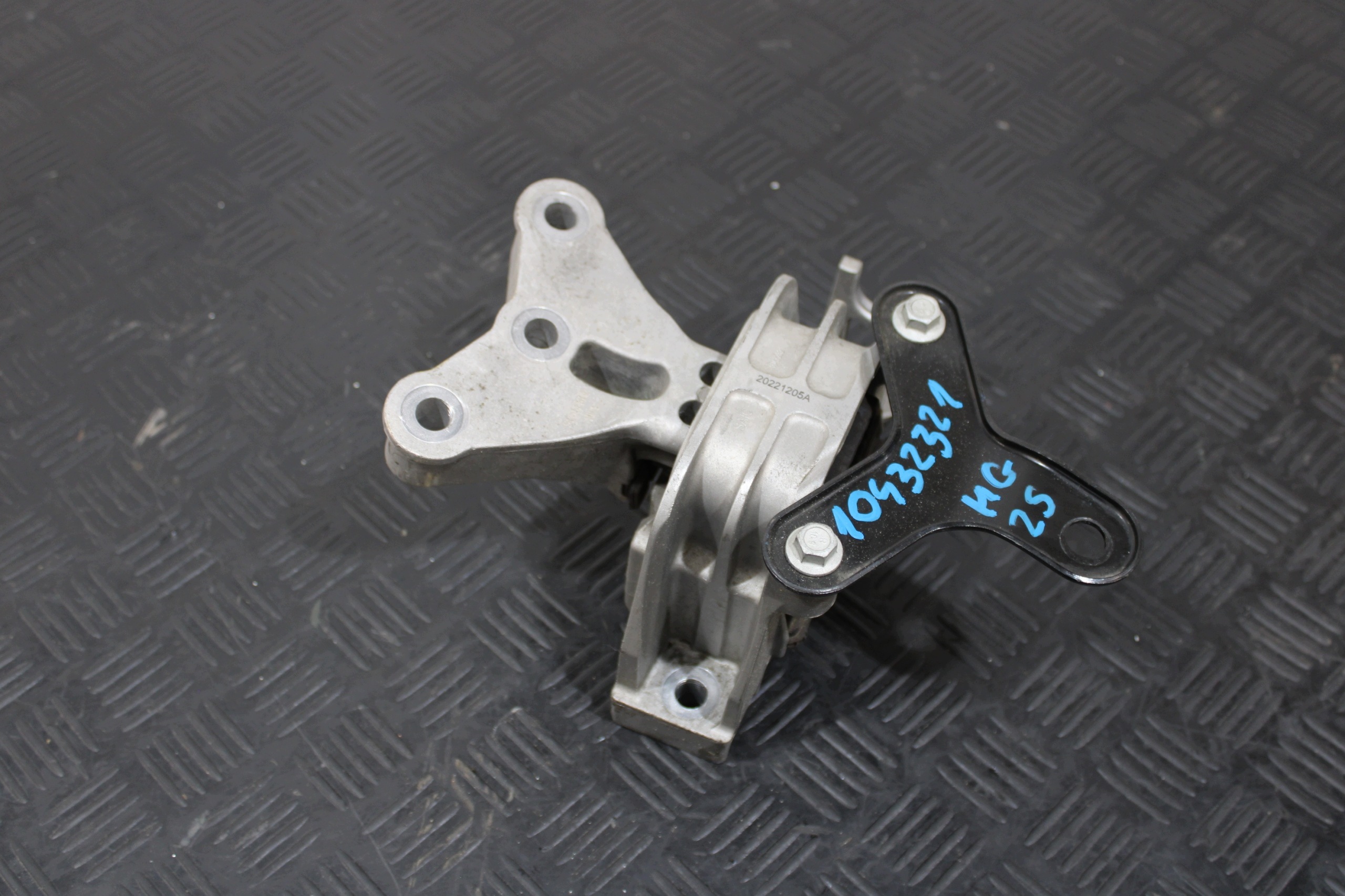 holder engine mount 10432321 MG ZS LIFT FL 2024