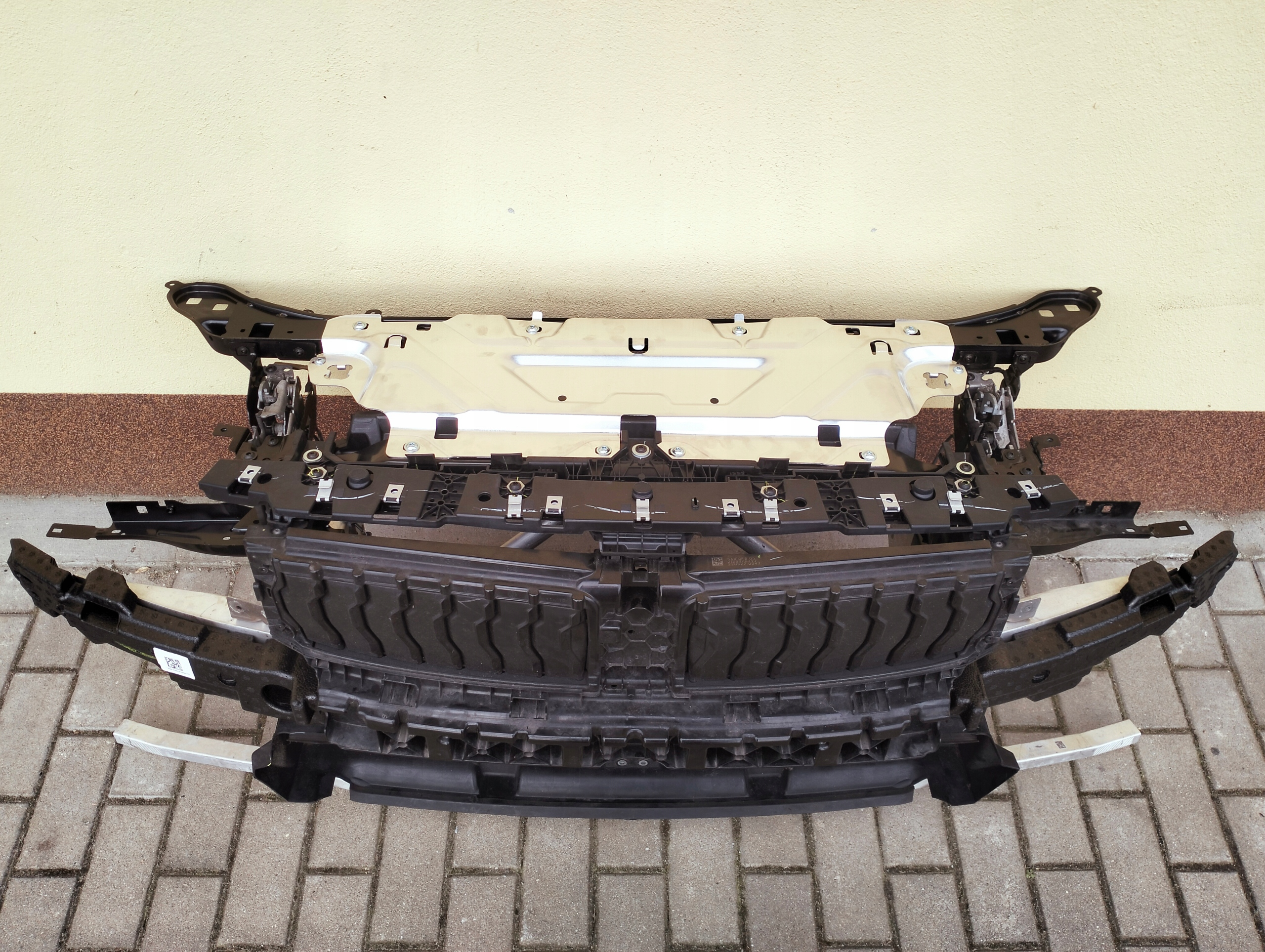 PAS PRZEDNI WZMOCNIENIE BMW 2 G42 M PAKIET Typ samochodu Samochody osobowe