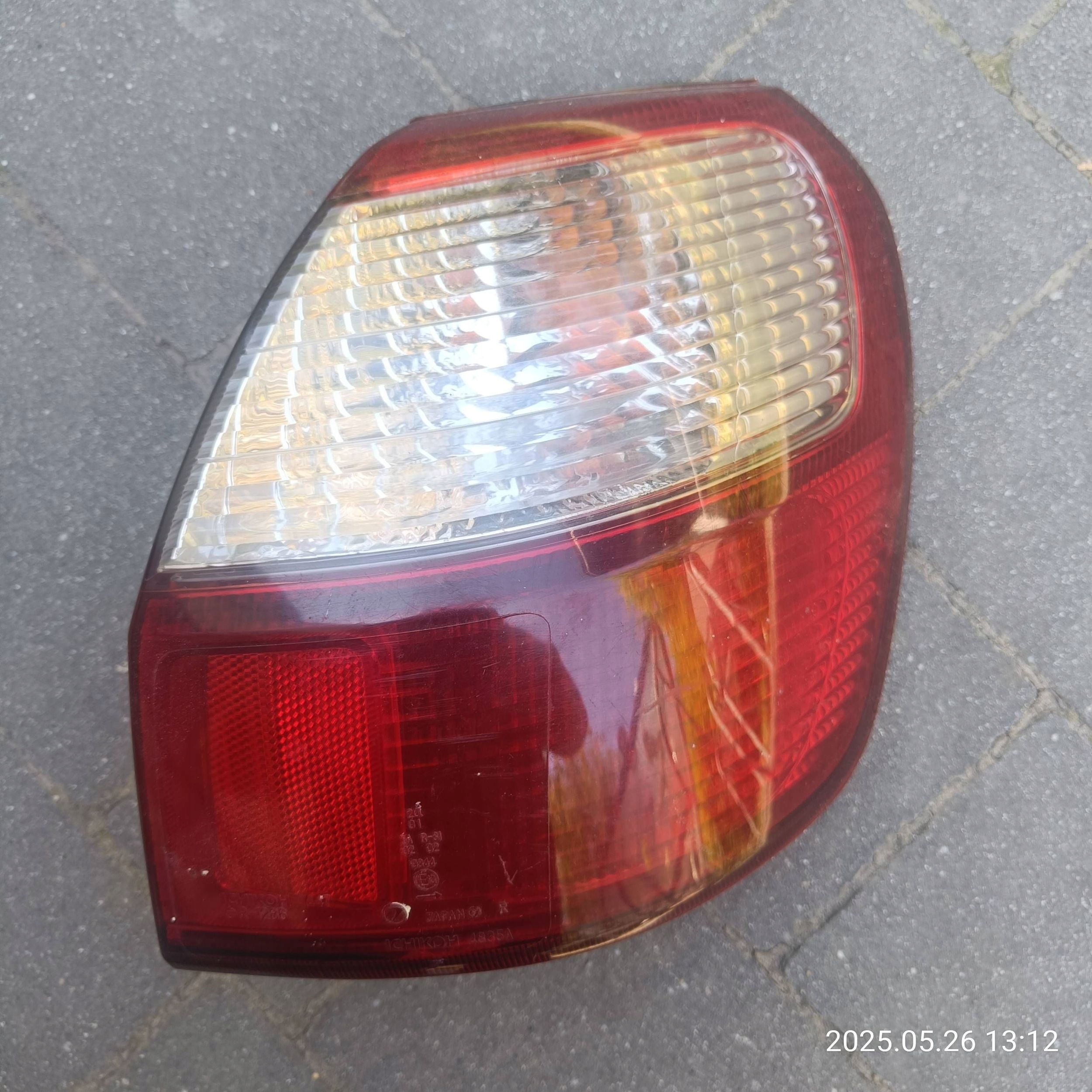 Subaru Legacy 2002 III KOMBI rear part side right light rear