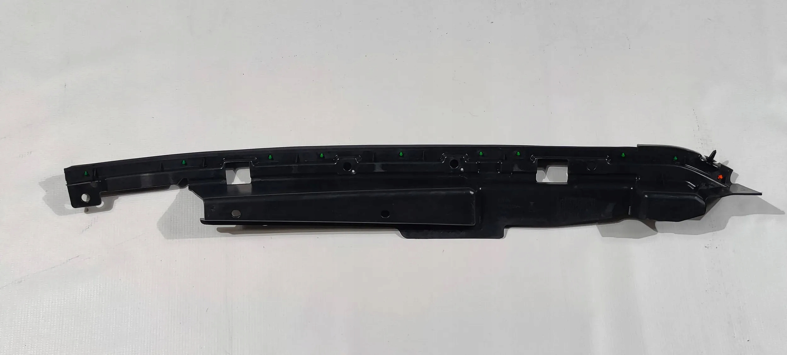 cap of a fender front front left Lincoln Continental 2017