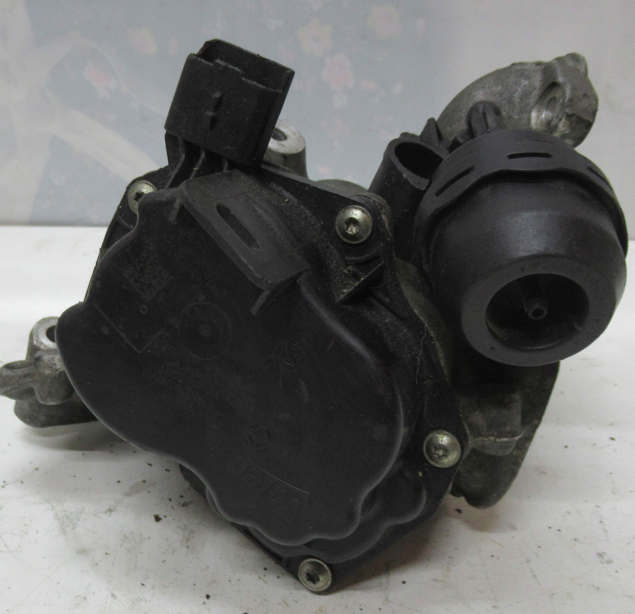FORD KUGA EGR valve 30725888