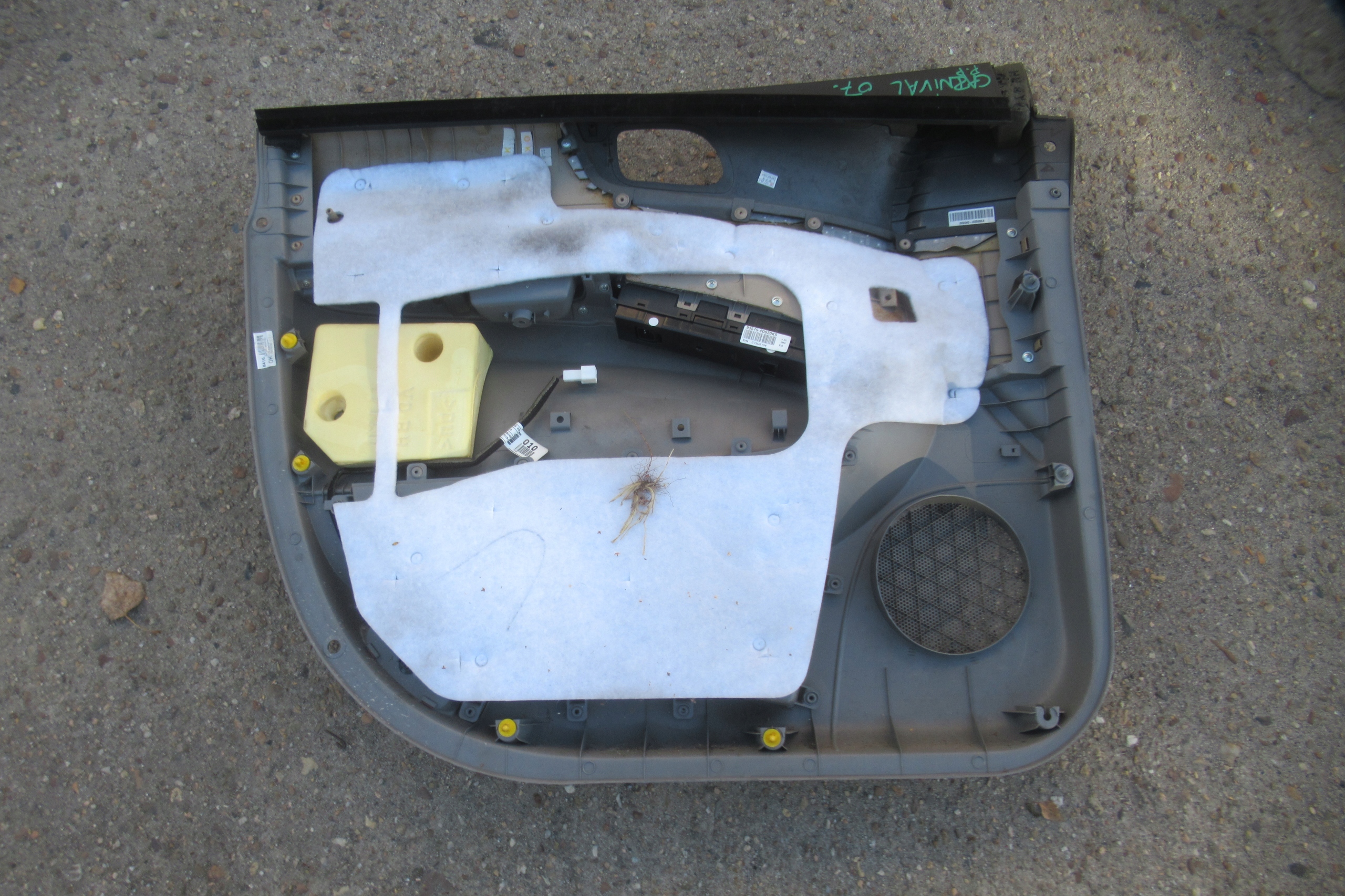 KIA CARNIVAL II 07R side upholstery door right front