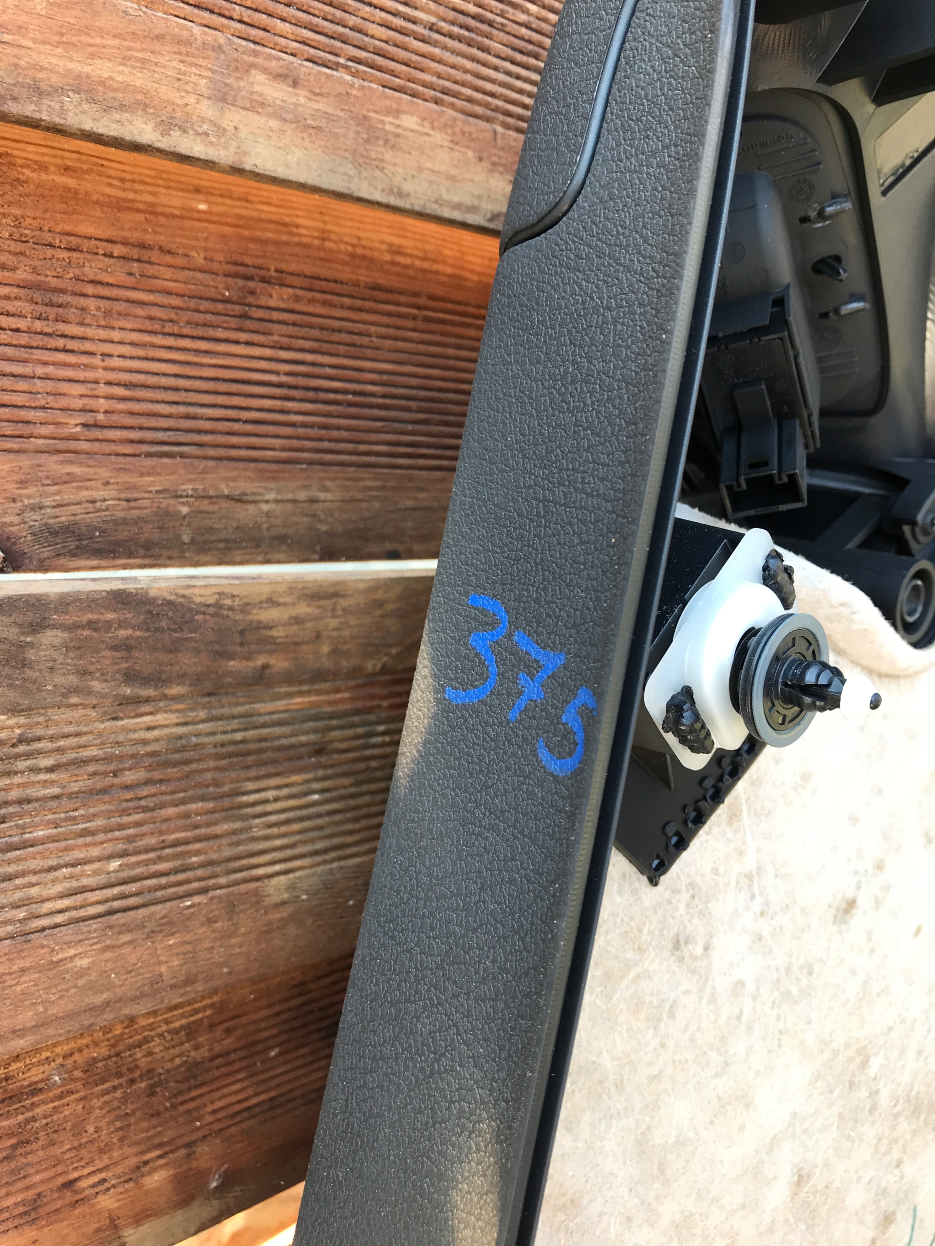 side door left rear part VW TIGUAN 5N0867211