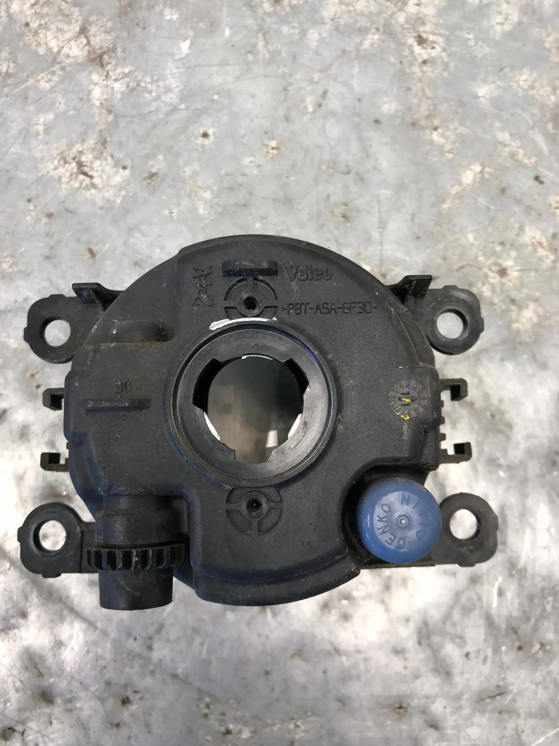 fog light front RENAULT SCENIC III 8200074008