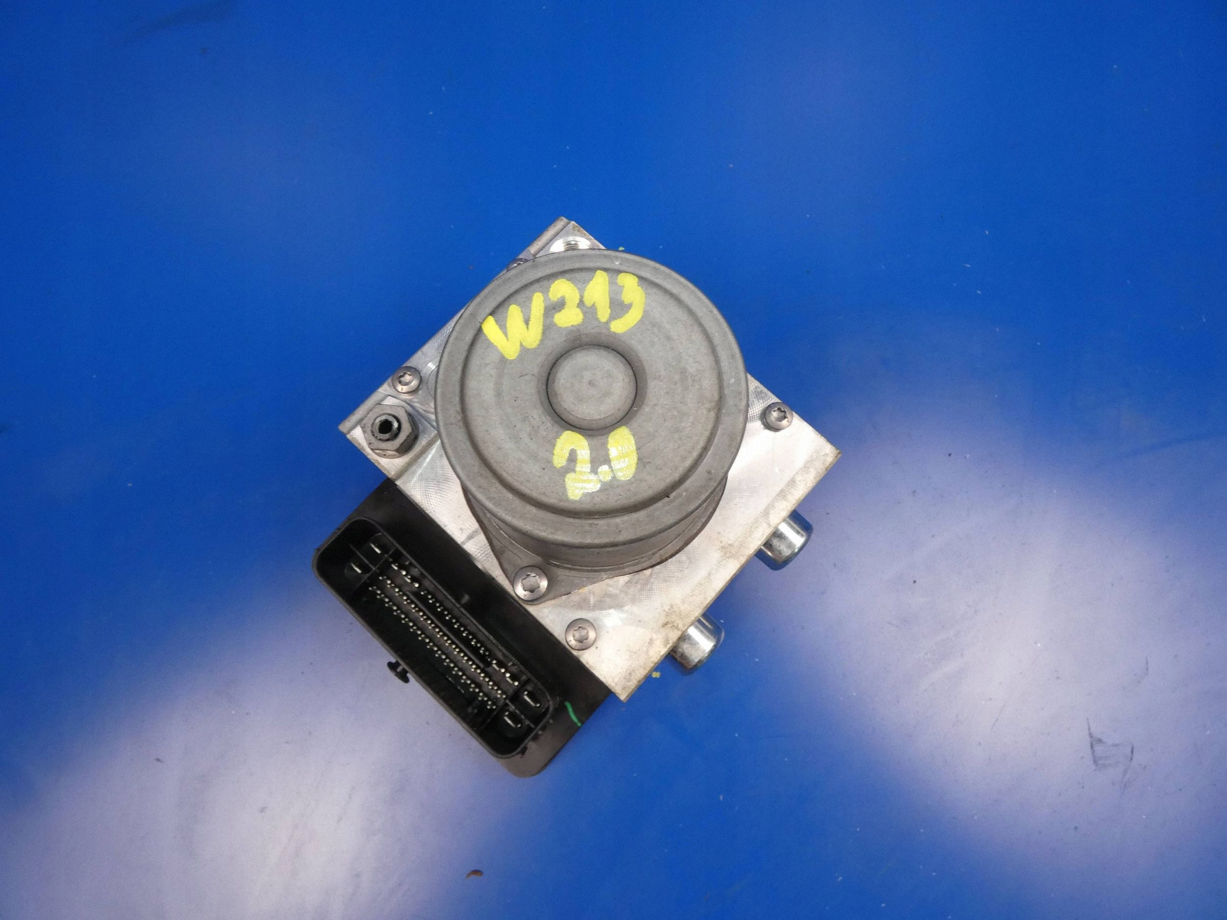 MERCEDES E KLASA W213 pump ABS control unit