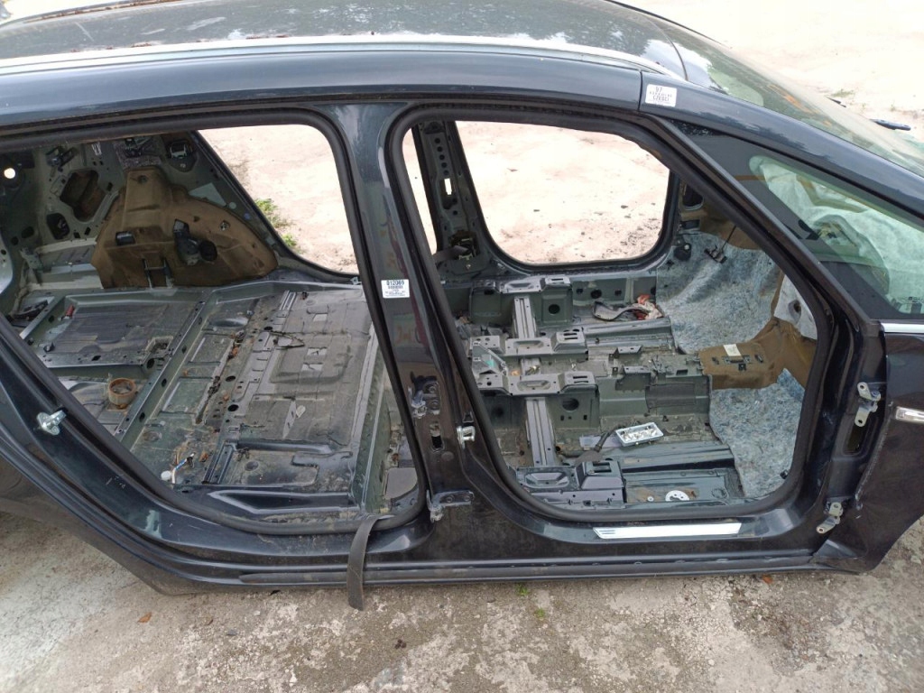 OPEL ZAFIRA C ĆWIARTKA SŁUPEK PRÓG PRAWY 01Q Numer katalogowy części 01