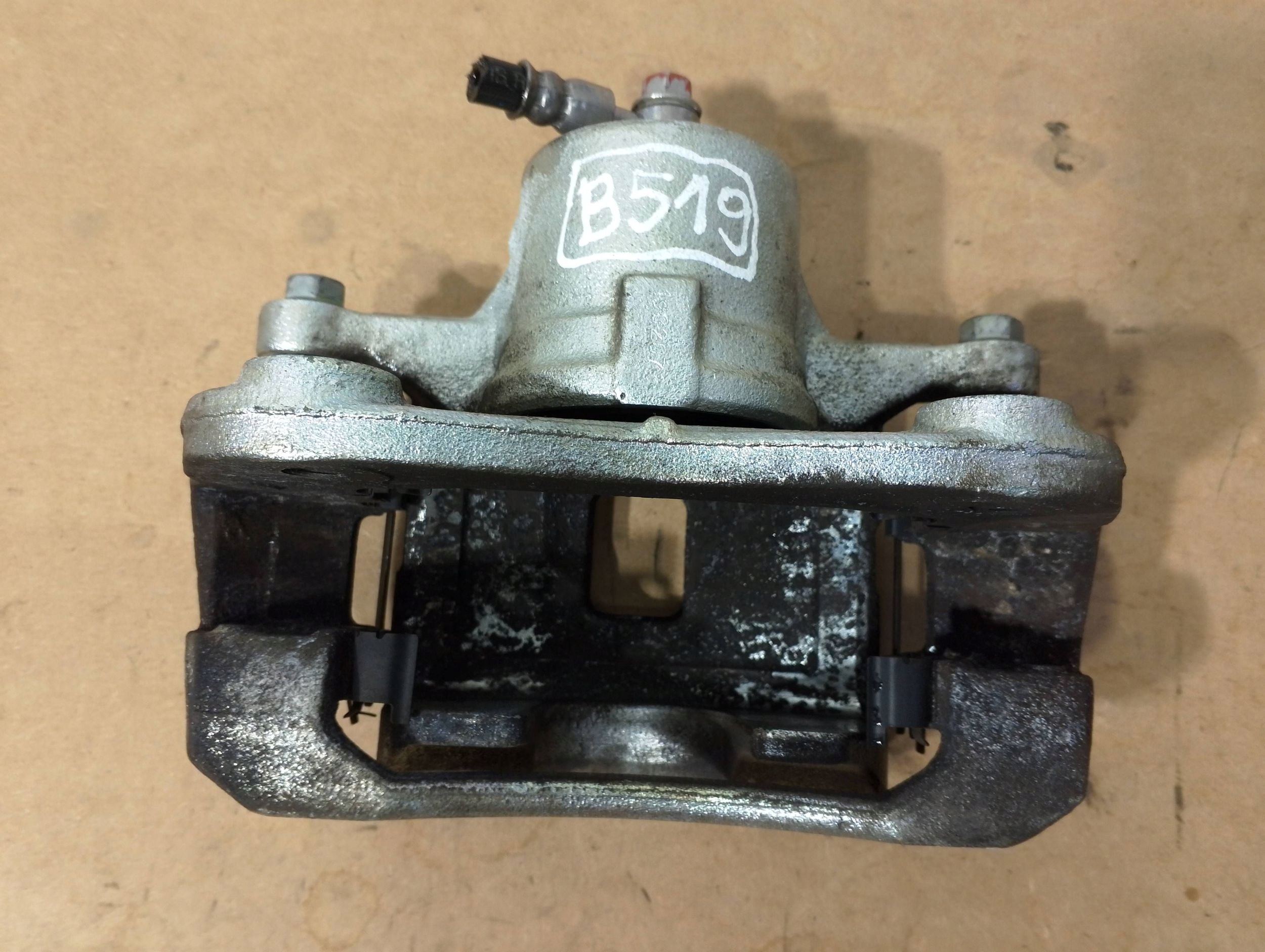 Hyundai Kona and caliper brake front left J957L (B519)