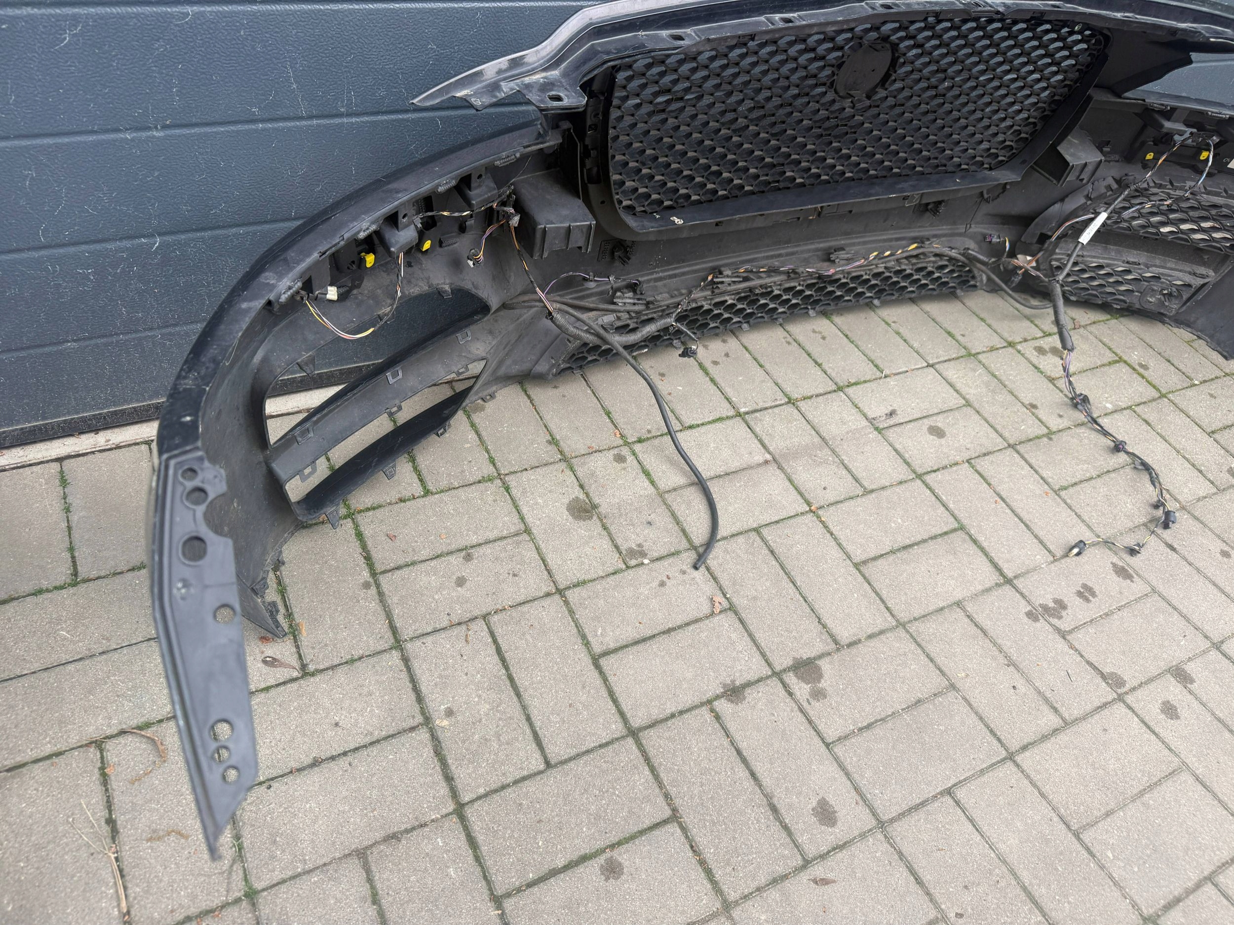 Jaguar F Pace 16- bumper front front