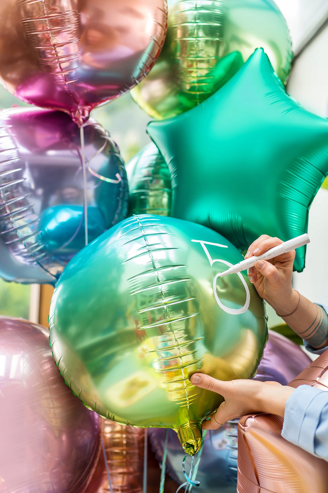 Marker dekoracyjny z farbą okrągły pisak PILOT Pintor EF biały Liczba sztuk w opakowaniu 1 szt.