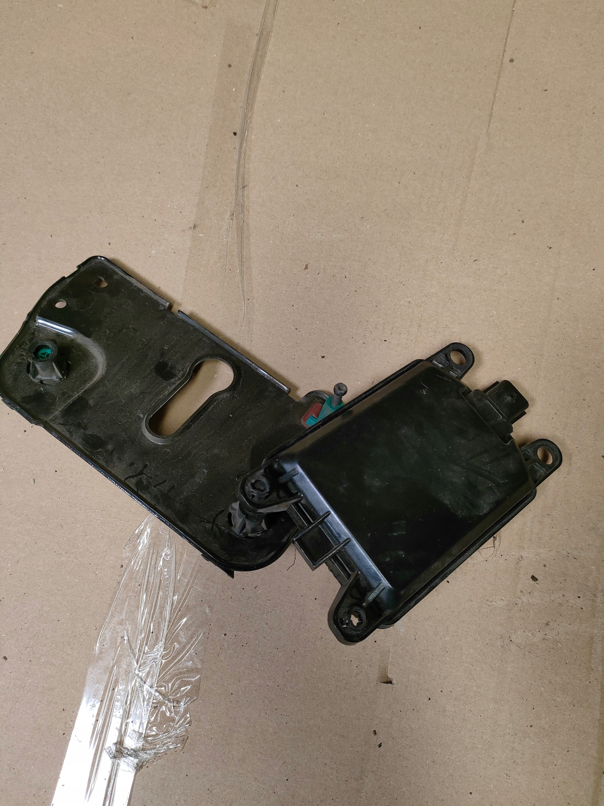 RADAR DISTRONIC Support plaque RENAULT TALISMAN 284381994R Support plaque
