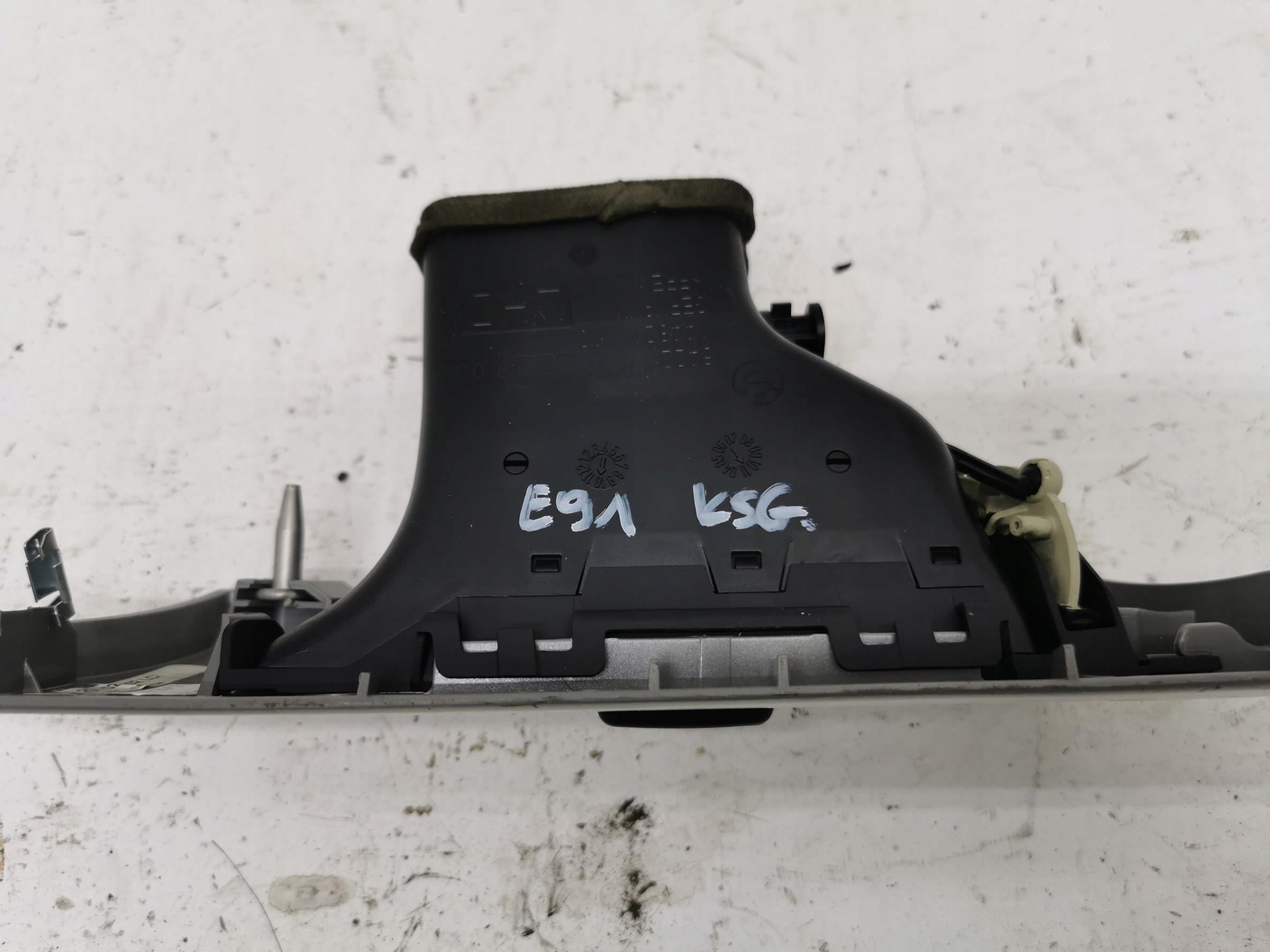 grid air conditioning devices left BMW SERIA 3 E90 E91 9130459