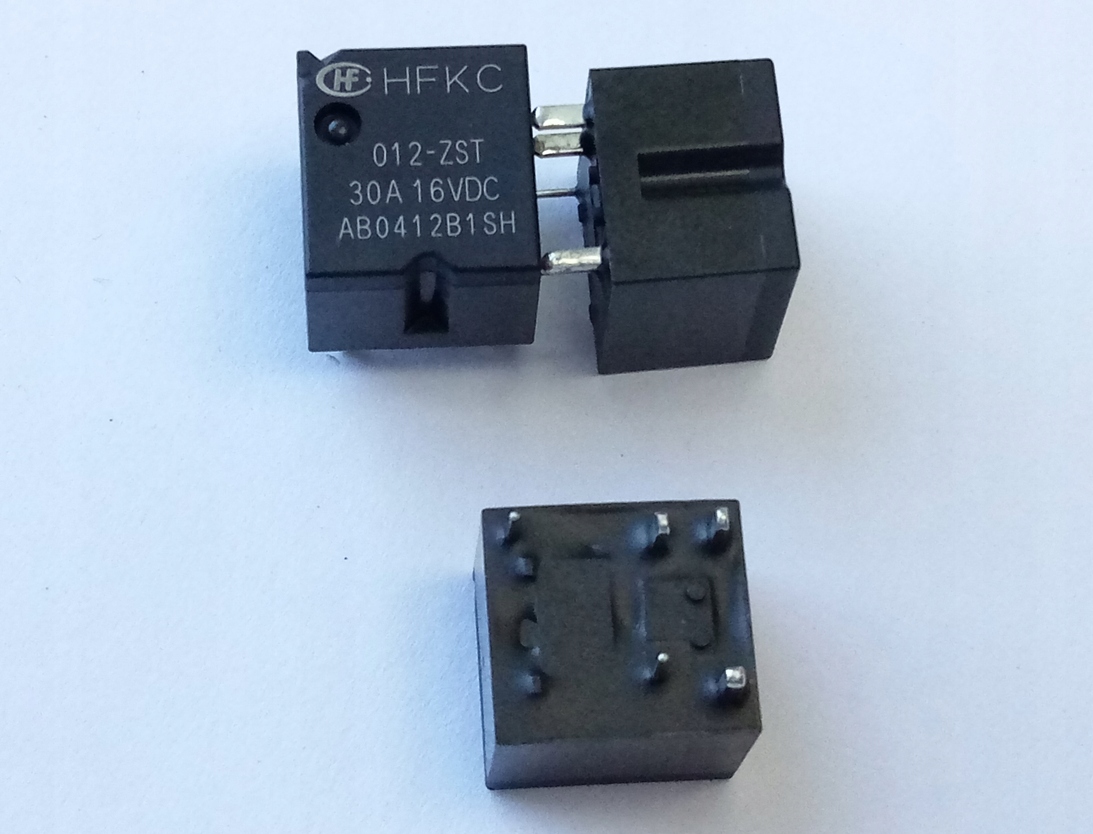 [1szt] HFKC/012-ZST przekaźnik 30A 12V