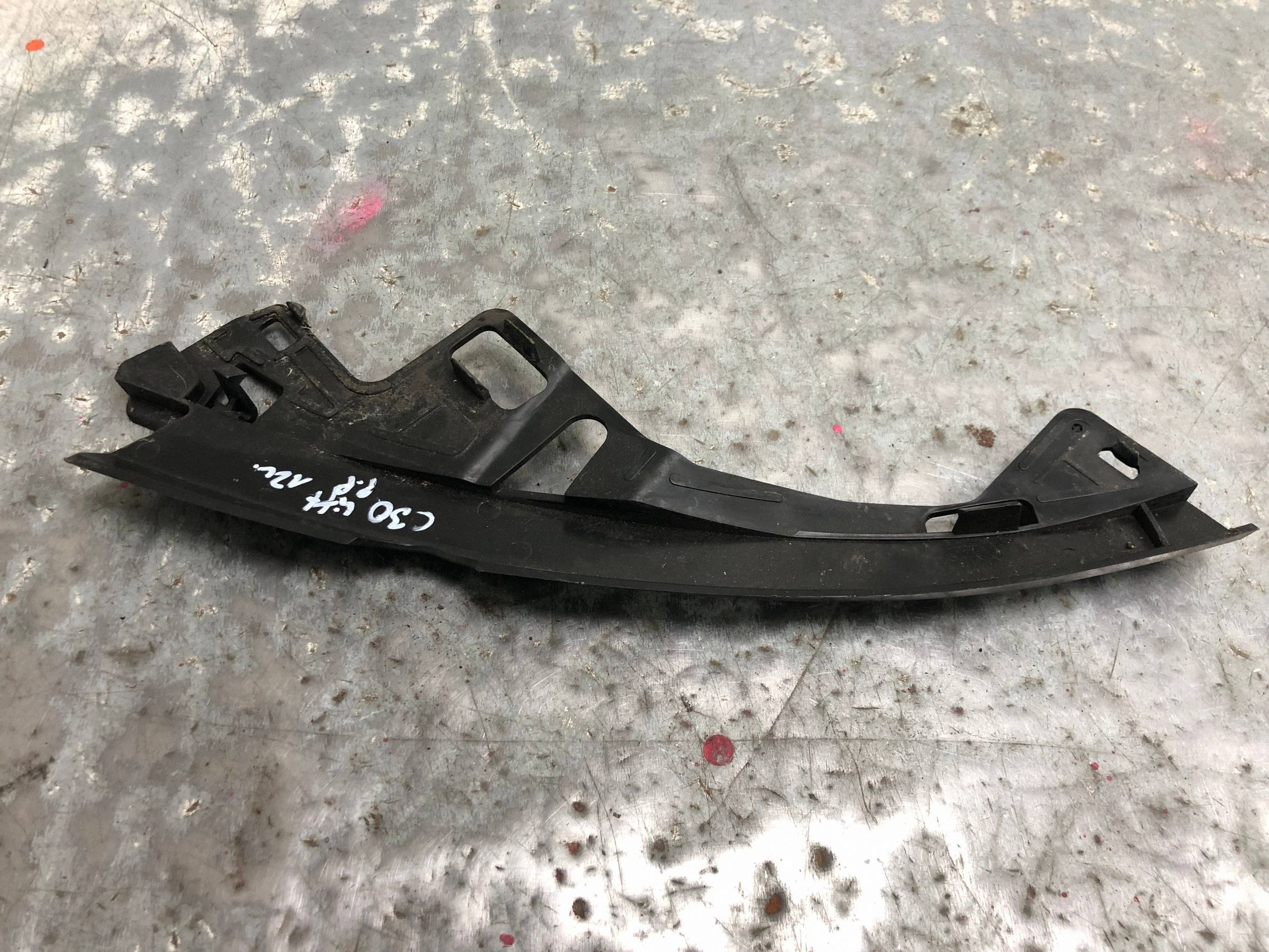 support lights right front VOLVO C30 LIFT 31323157