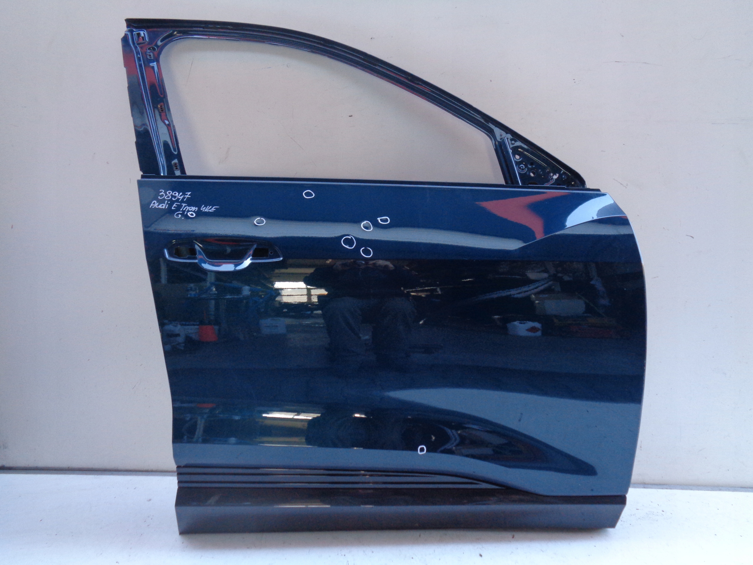 DRZWI PRAWE PRZEDNIE AUDI E TRON 4KE 19- NR 38947 G!