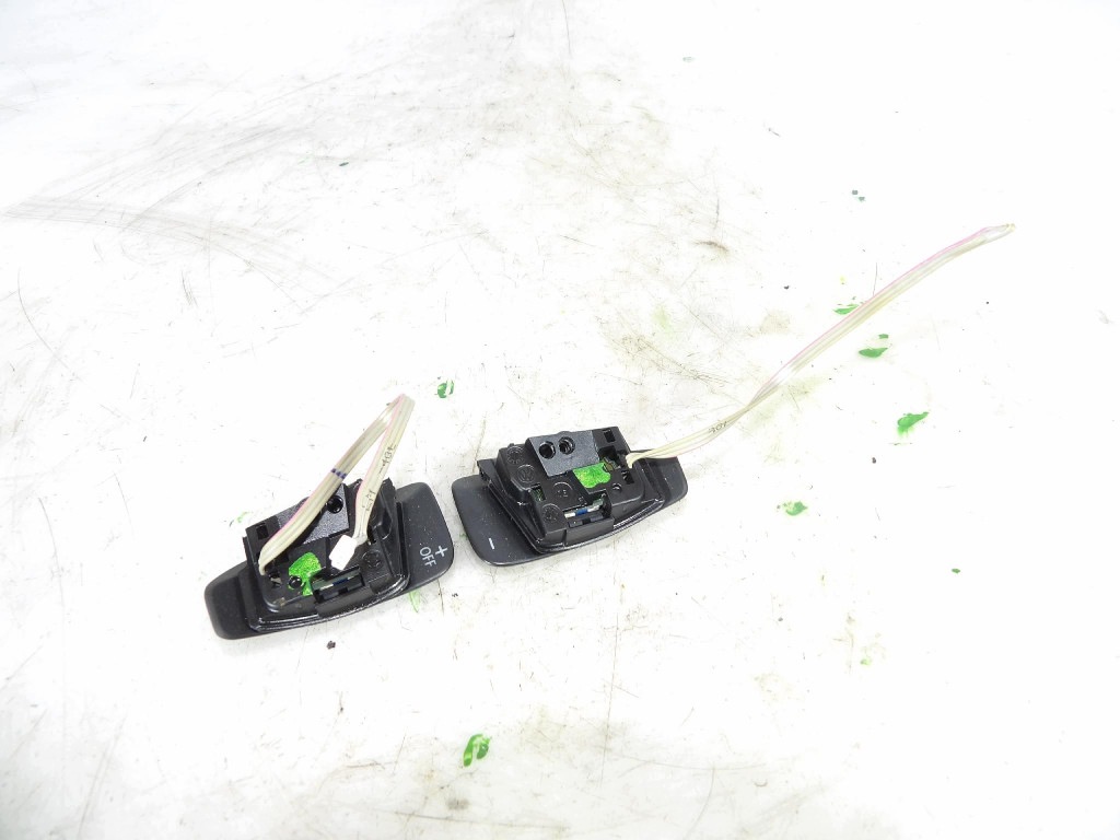 LOMPATKI Schalt getriebe VW PASSAT B7 3C8951528