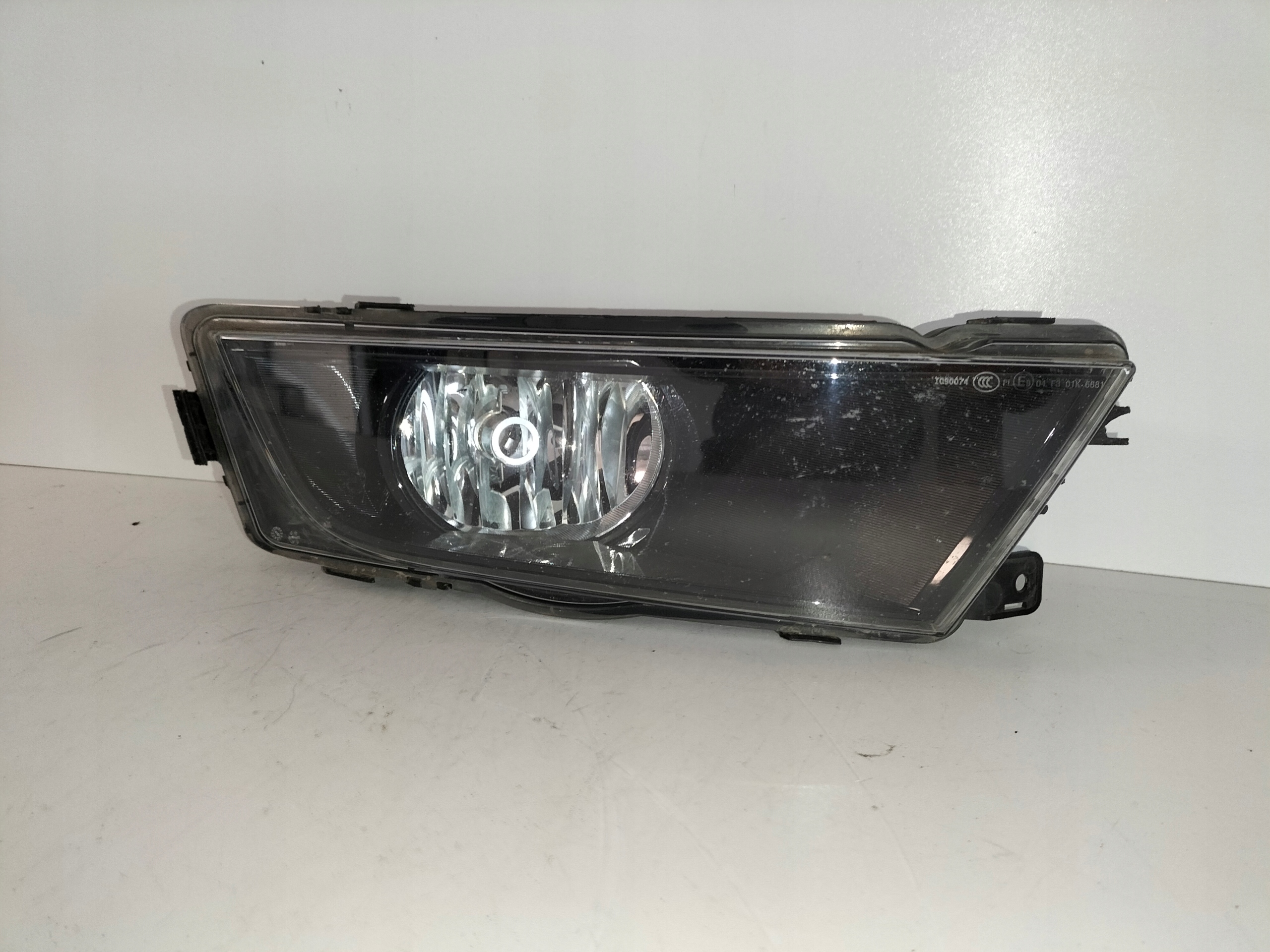 fog light light right SKODA OCTAVIA III 13-17