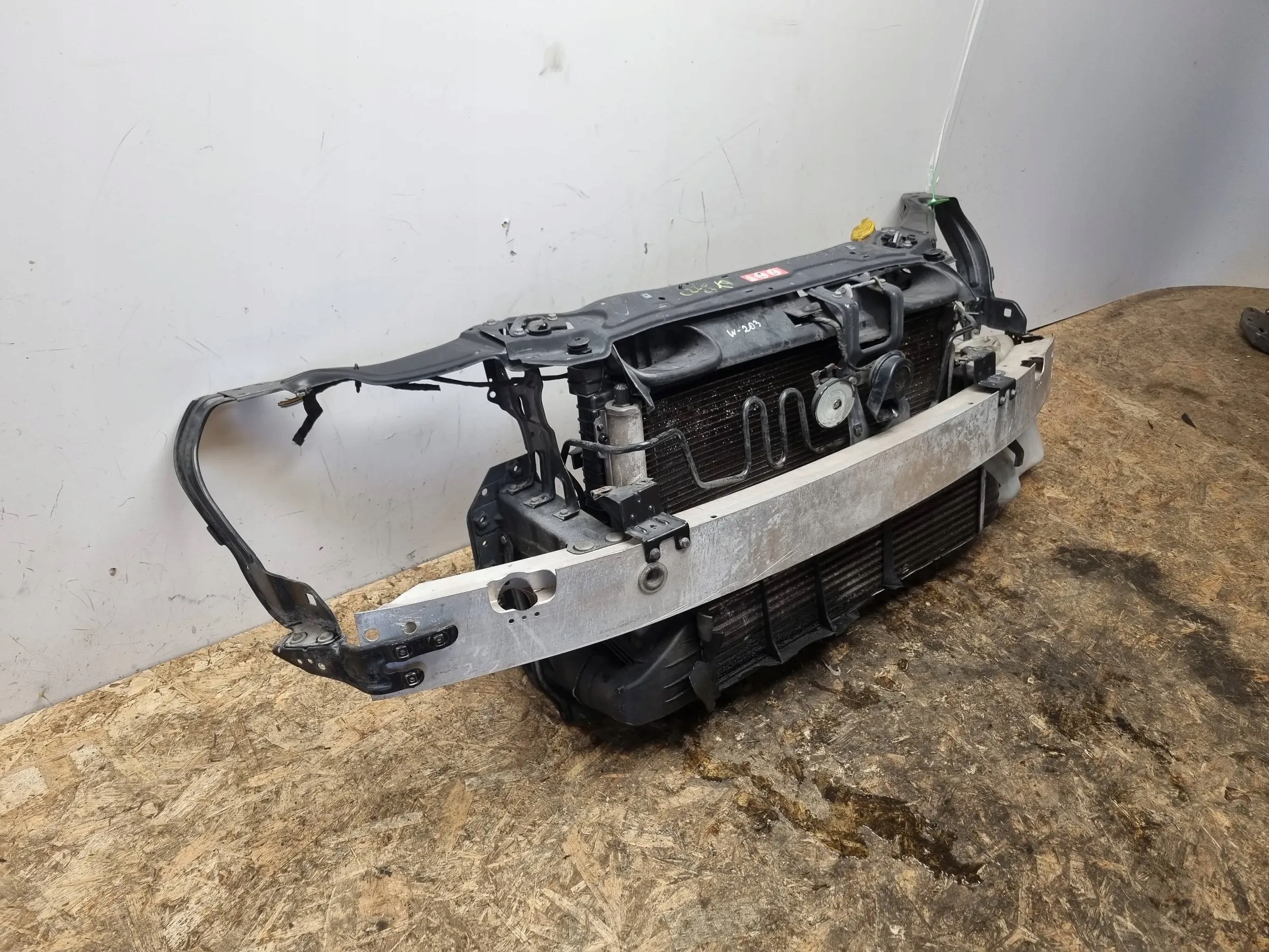 support panel for radiators pillar iron radiator MERCEDES C KLASA W203 2.2 CDI KPL