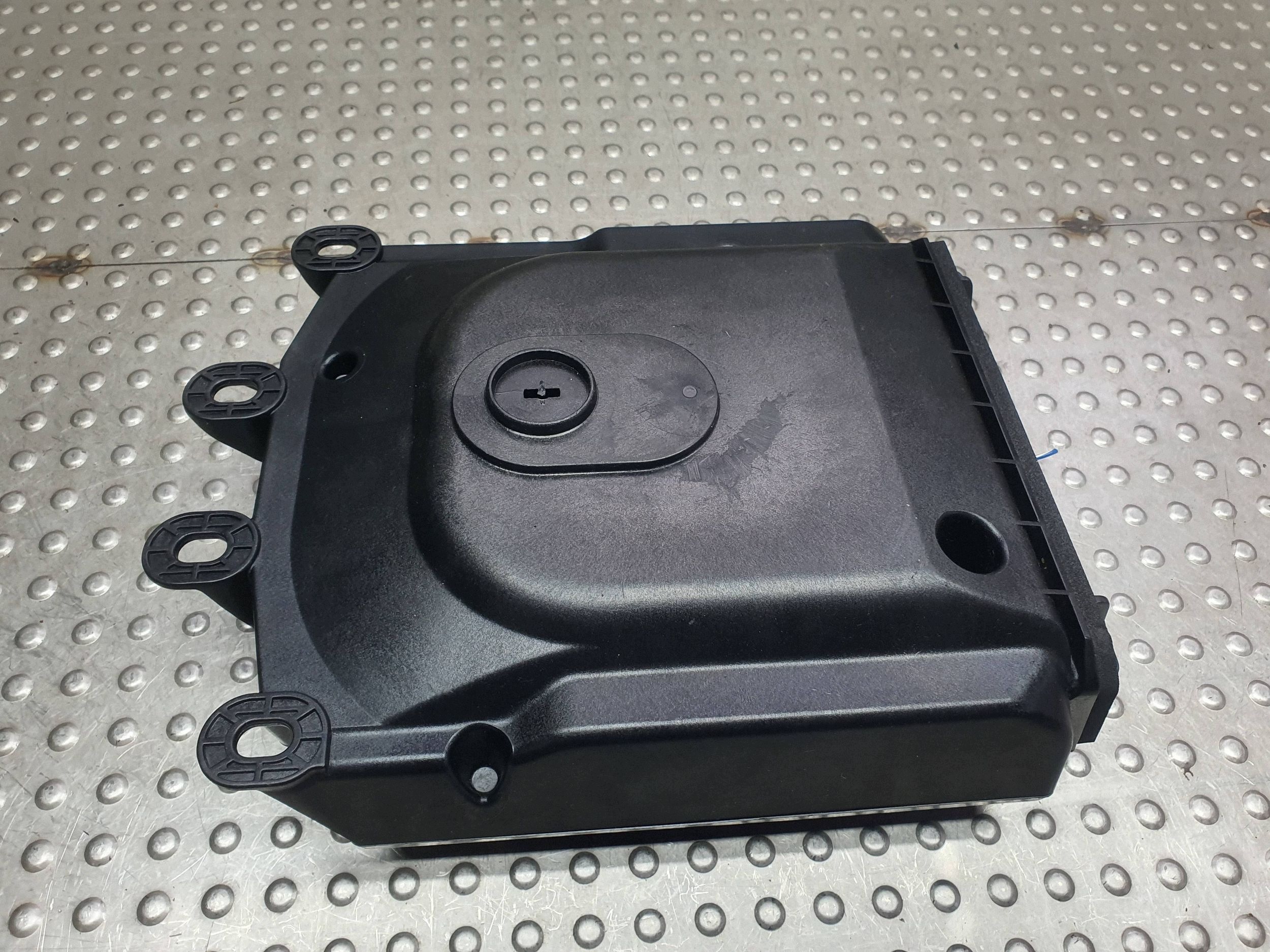 reprák SUBWOOFER pravý 6919354 6929100 BMW 5 E60 E61 LIFT