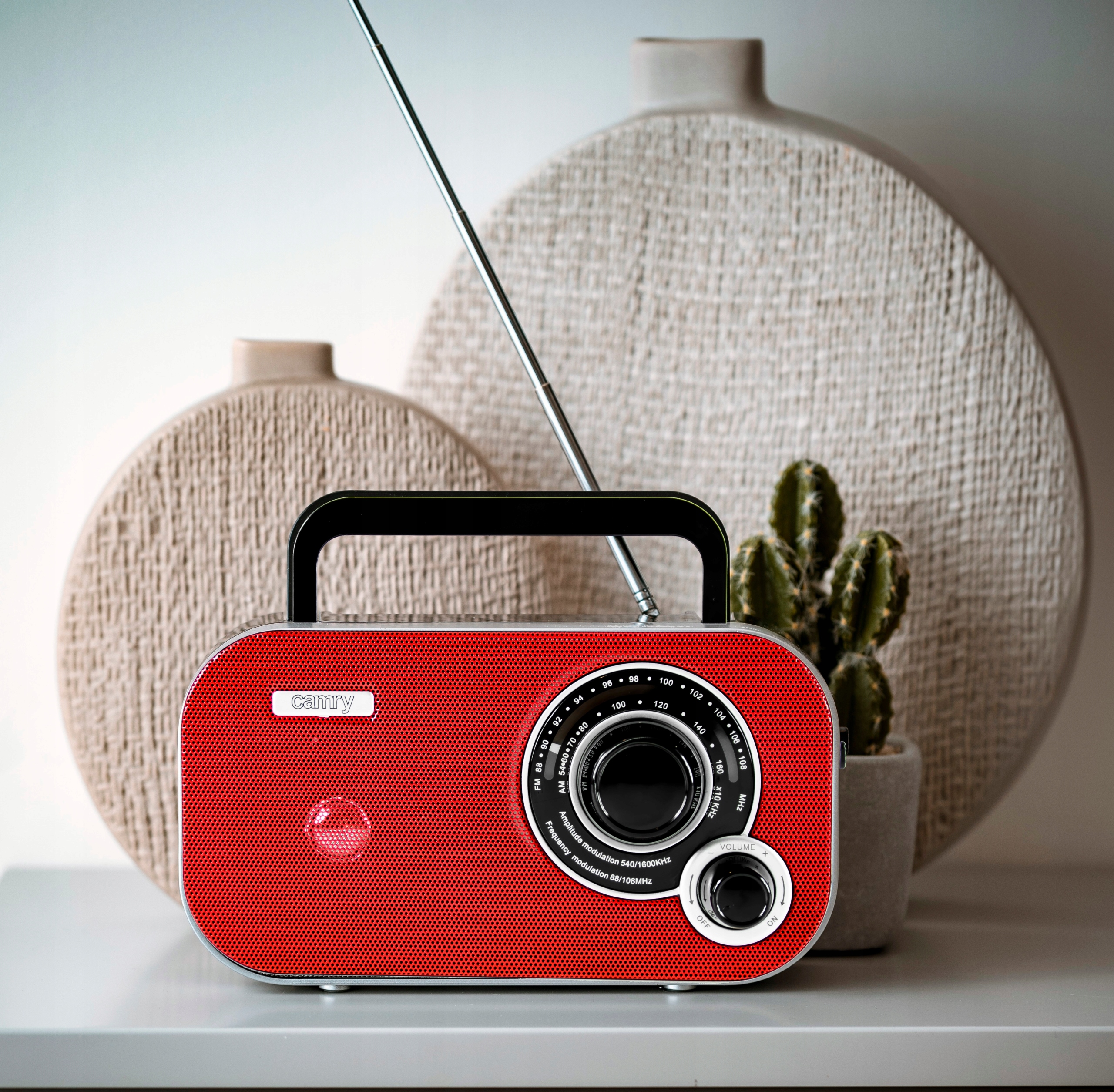 ŁADNE MAŁE ZGRABNE KUCHENNE RADIO PRZENOŚNE AM/FM Złącza minijack